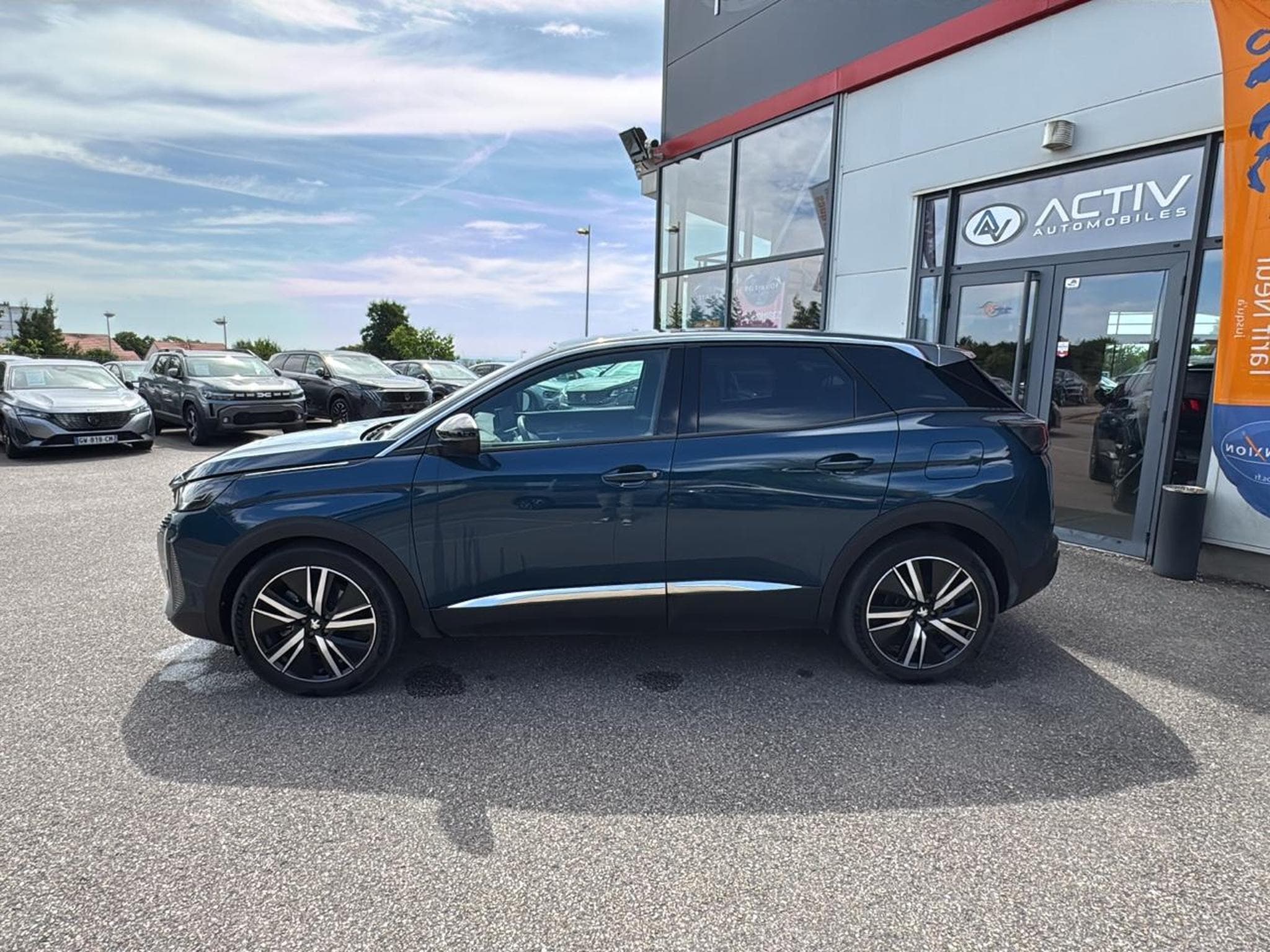 Peugeot 3008 PLUG-IN HYBRID 180 ALLURE PACK E-EAT8 (2024) - Photo 8