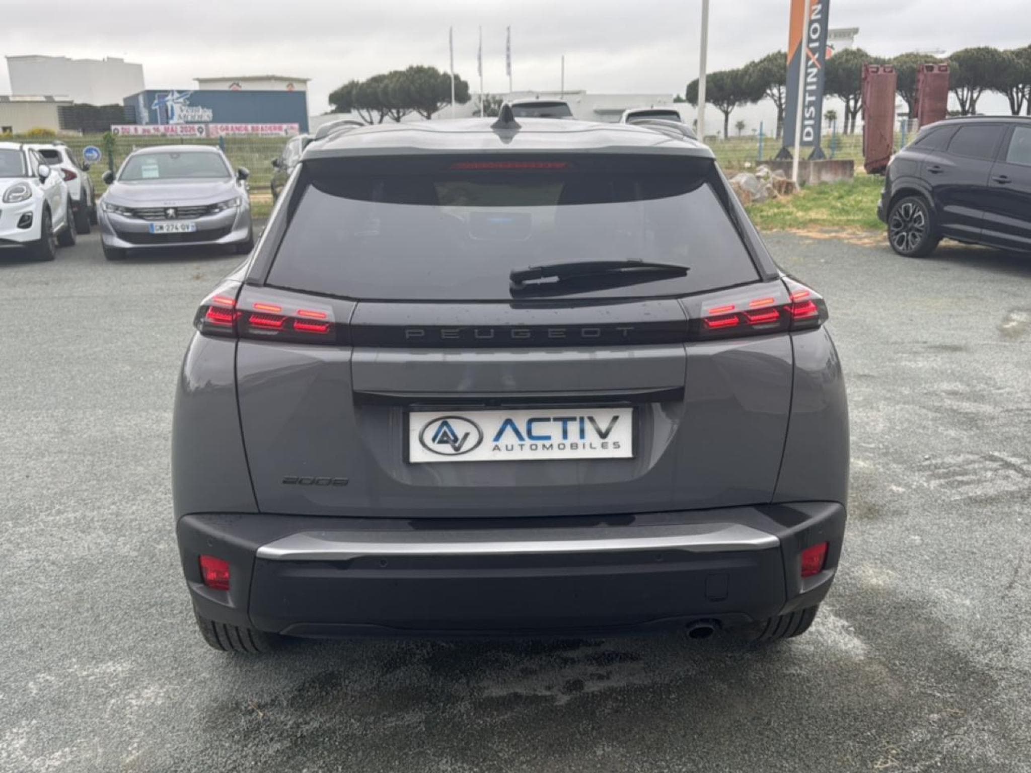 Peugeot 2008 1.2 100 ALLURE (2025) - Photo 6