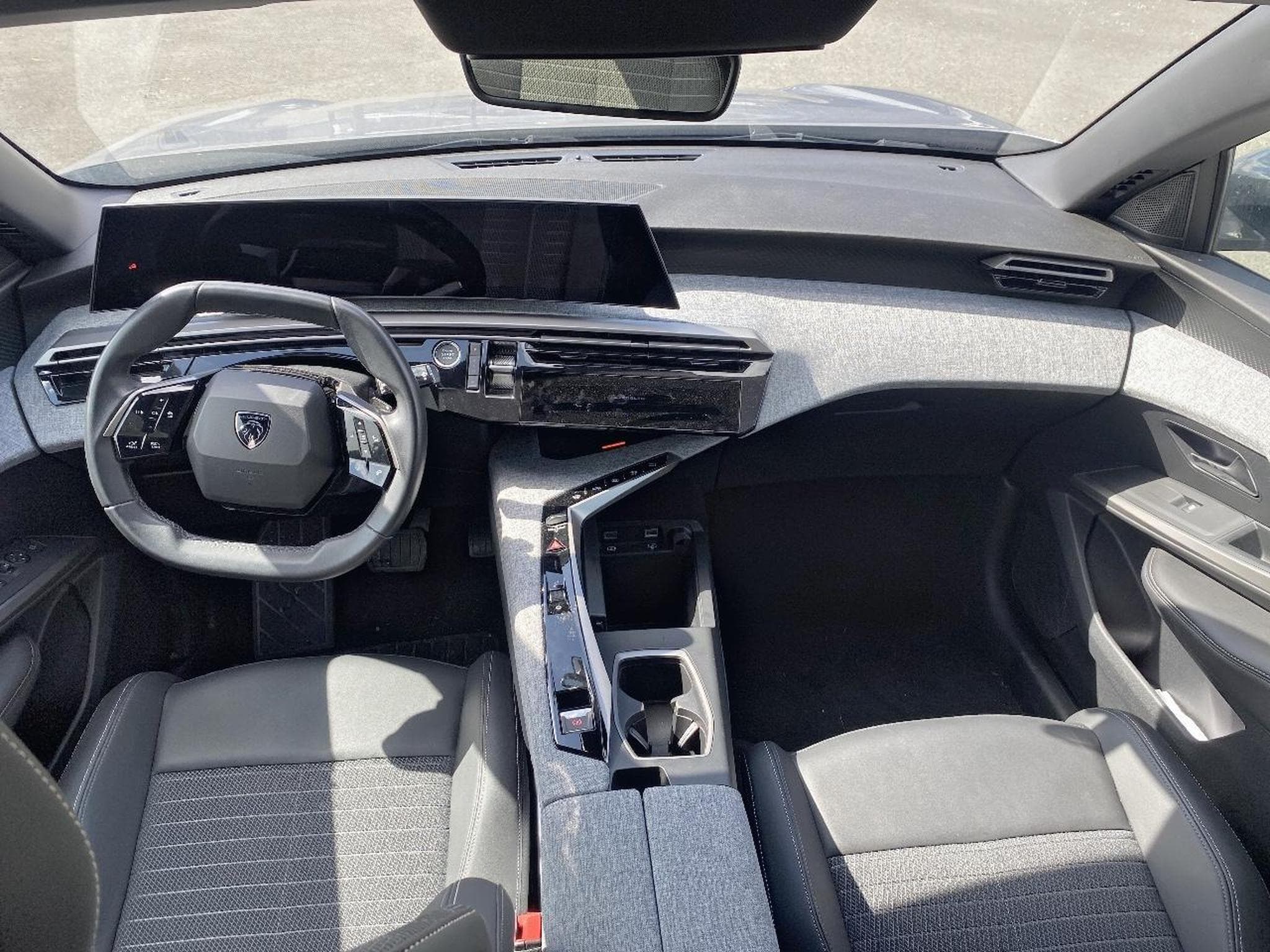 Peugeot 3008 1.2 HYBRID 145 ALLURE E-DCS6 (2024) - Photo 9
