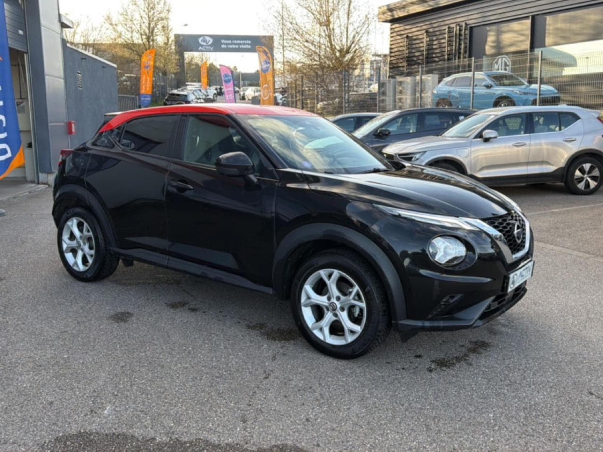 Nissan JUKE 1.0 DIG-T 114 TEKNA DCT (2022) - Foto 3