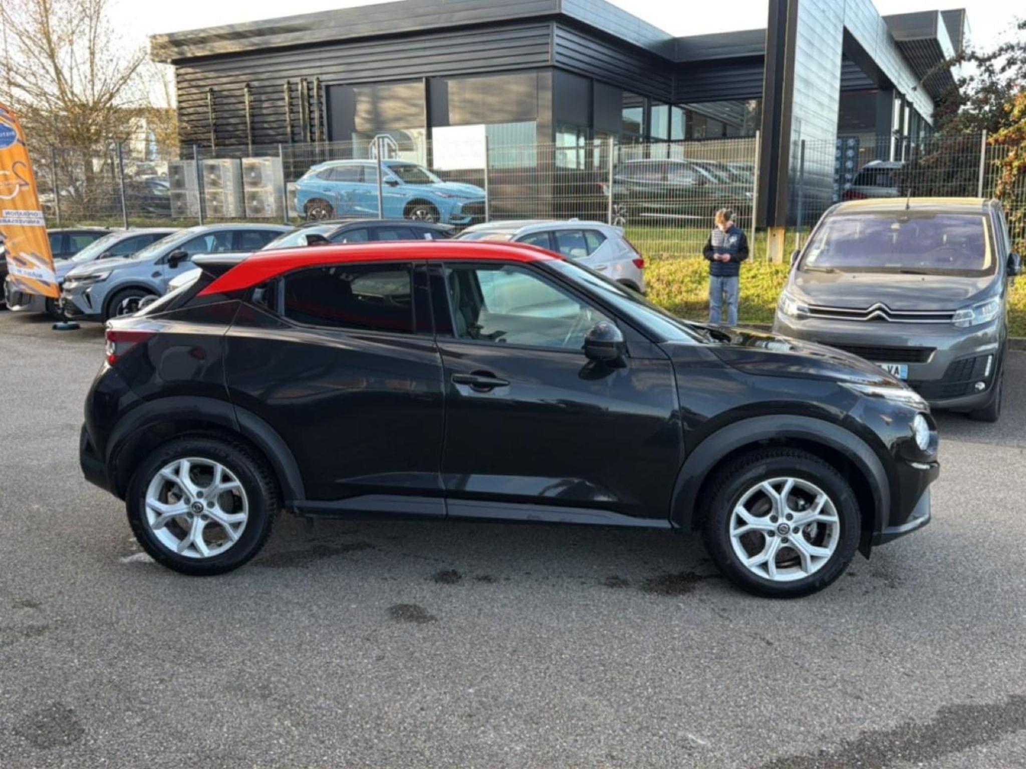 Nissan JUKE 1.0 DIG-T 114 TEKNA DCT (2022) - Foto 4