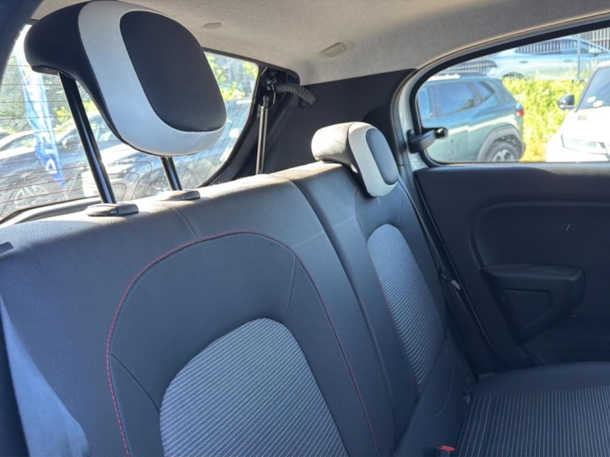 Renault TWINGO III 0.9 TCE 90 ENERGY EDITION ONE (2015) - Foto 12