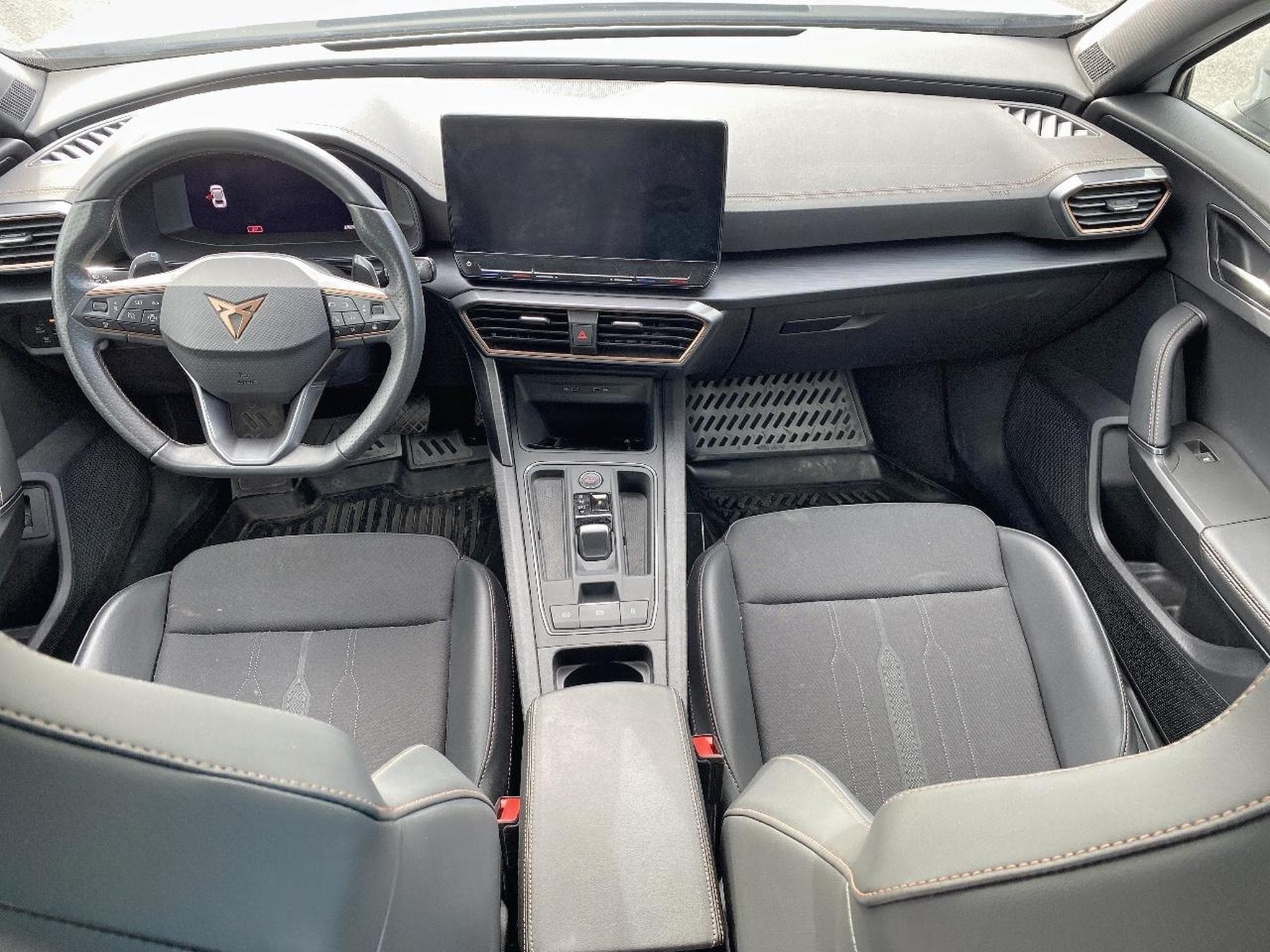 Cupra FORMENTOR 2.0 TSI 190 V DSG7 4DRIVE (2023) - Photo 9