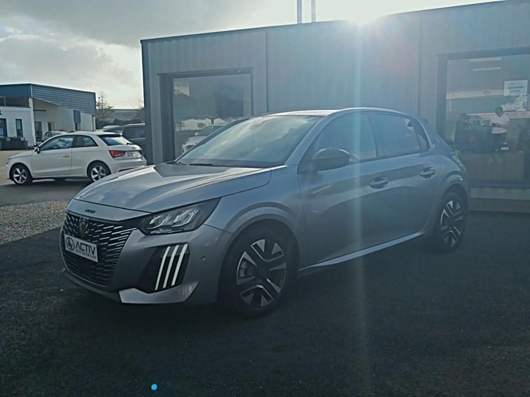 Peugeot 208 1.2 100 ALLURE (2025) - Foto 1