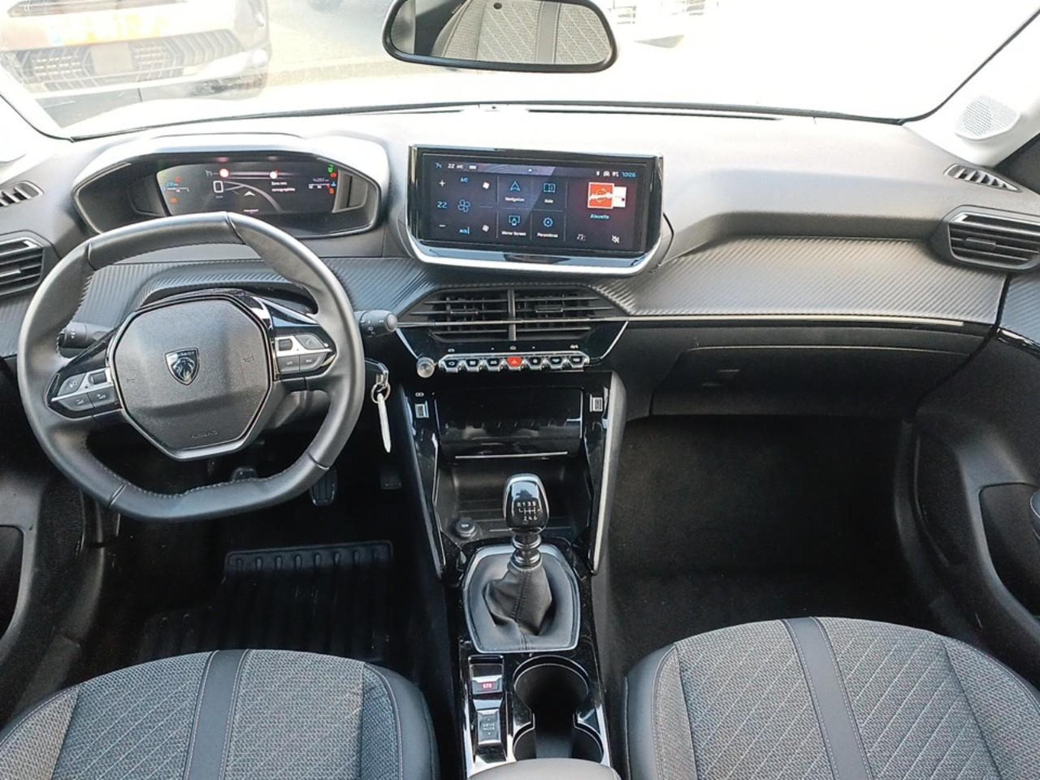 Peugeot 208 1.2 100 ALLURE (2025) - Foto 9