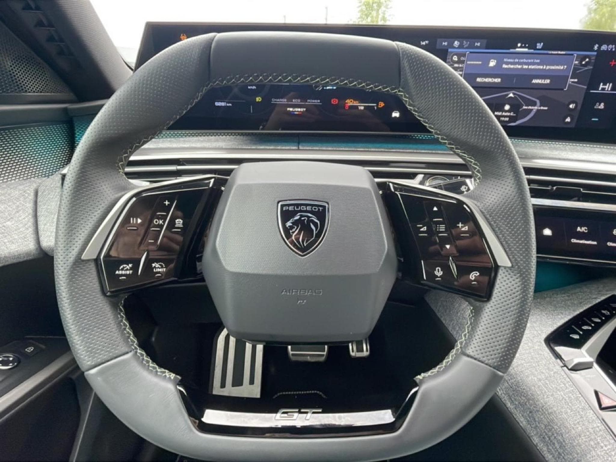 Peugeot 3008 1.2 HYBRID 145 GT E-DCS6 (2025) - Foto 11
