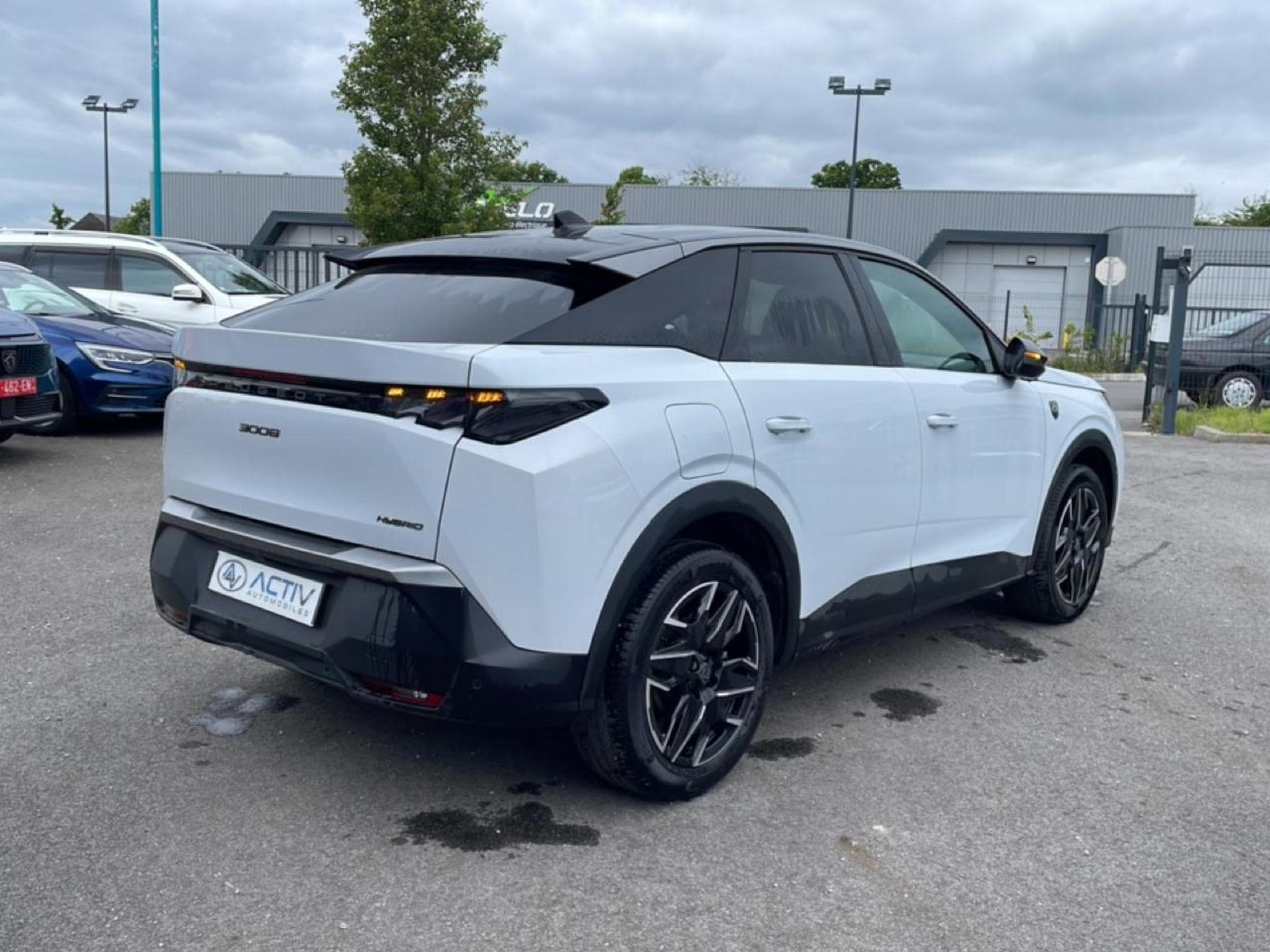 Peugeot 3008 1.2 HYBRID 145 GT E-DCS6 (2025) - Foto 5