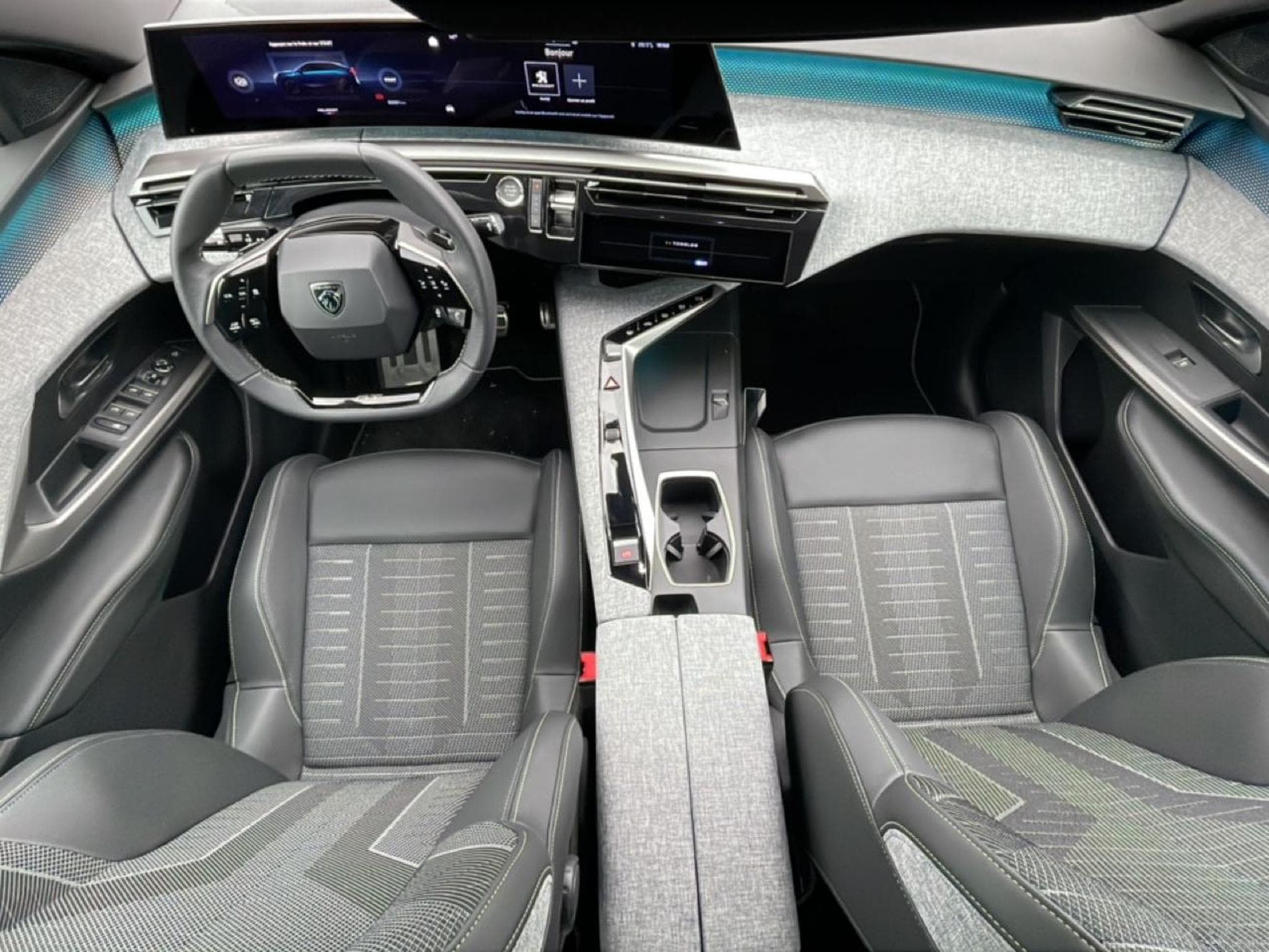 Peugeot 3008 1.2 HYBRID 145 GT E-DCS6 (2025) - Foto 9