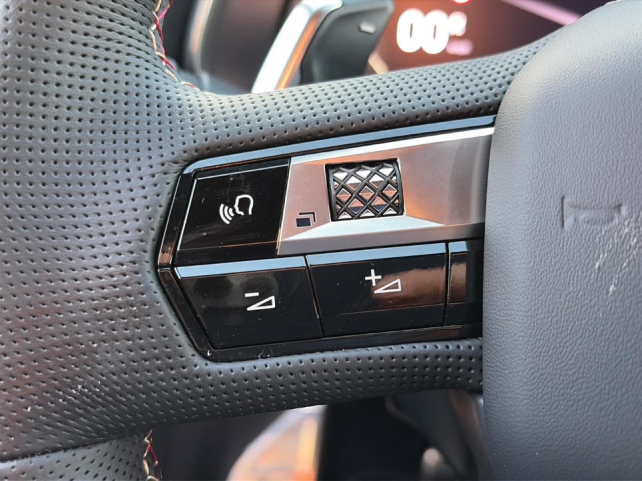 DS Automobiles DS7 1.5 BLUEHDI 130 PERFORMANCE LINE (2026) - Foto 18