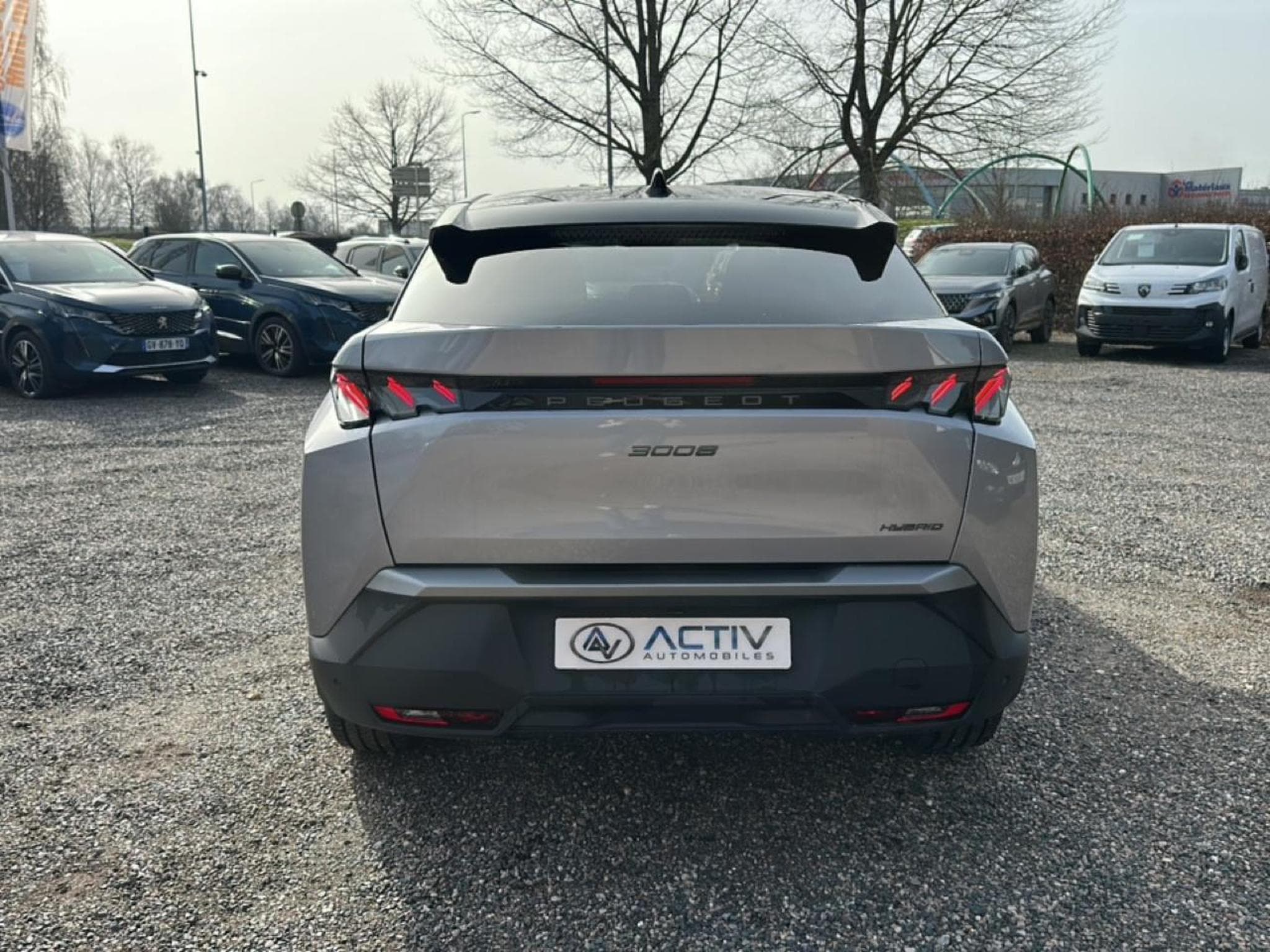 Peugeot 3008 1.2 HYBRID 145 GT E-DCS6 (2025) - Foto 6