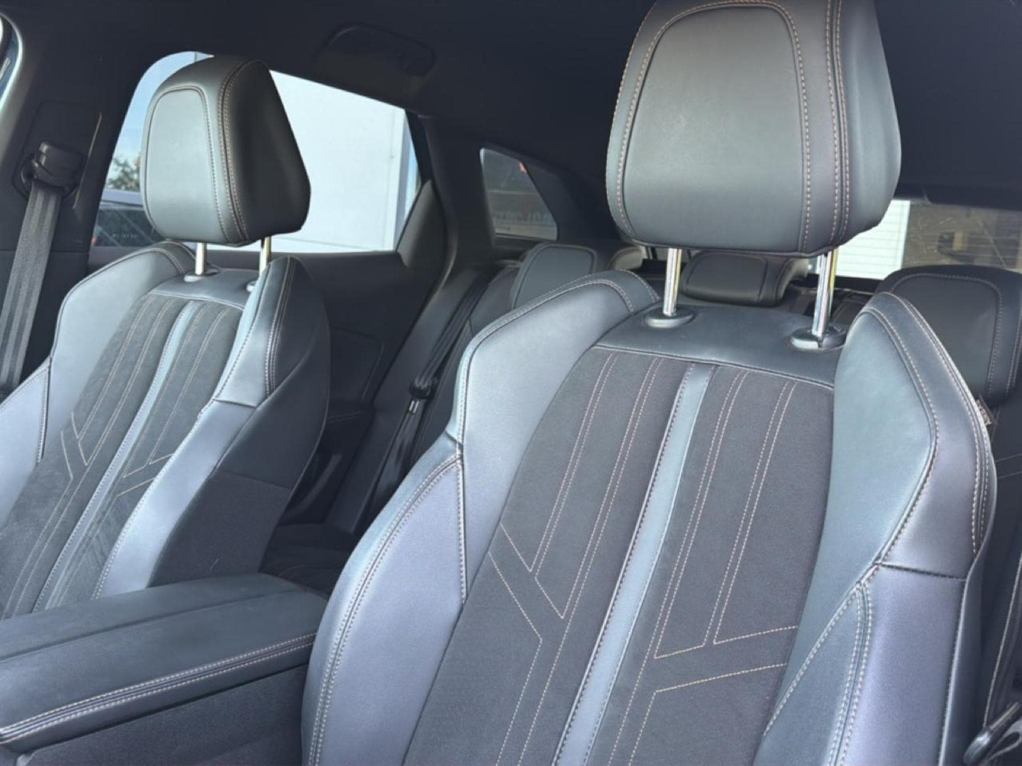 Peugeot 3008 1.5 BLUEHDI 130 GT PACK EAT8 (2021) - Photo 12