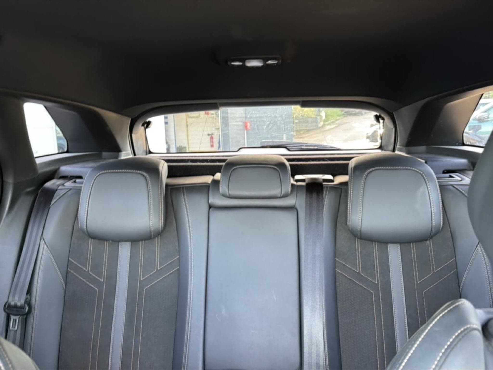 Peugeot 3008 1.5 BLUEHDI 130 GT PACK EAT8 (2021) - Photo 17