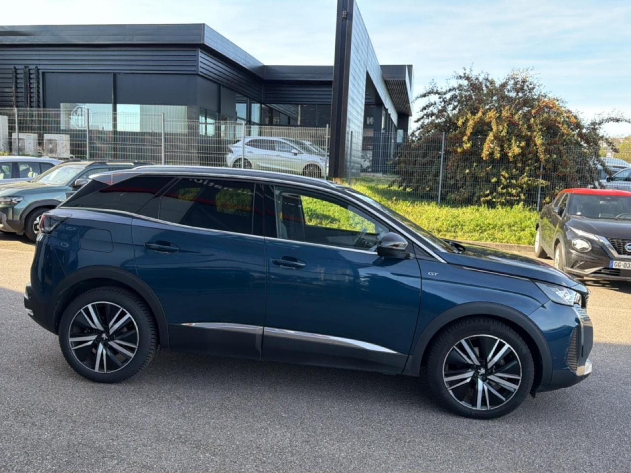 Peugeot 3008 1.5 BLUEHDI 130 GT PACK EAT8 (2021) - Photo 4