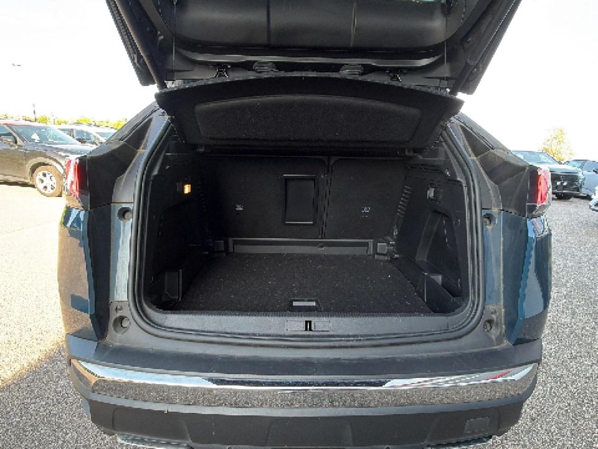 Peugeot 3008 1.5 BLUEHDI 130 GT PACK EAT8 (2021) - Photo 6