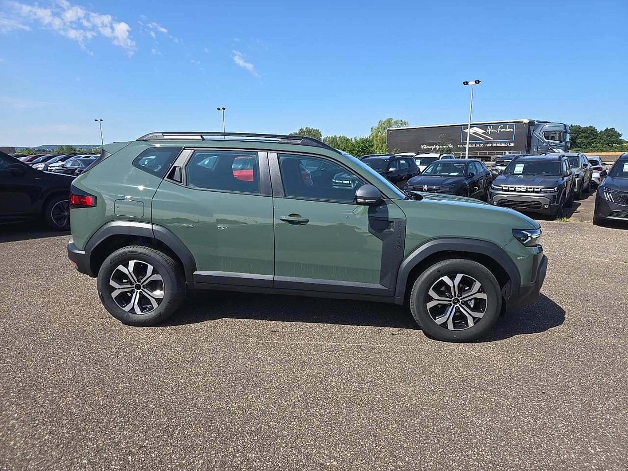 Dacia DUSTER 1.2 TCE 130 EXPRESSION 4X2 (2025) - Foto 4