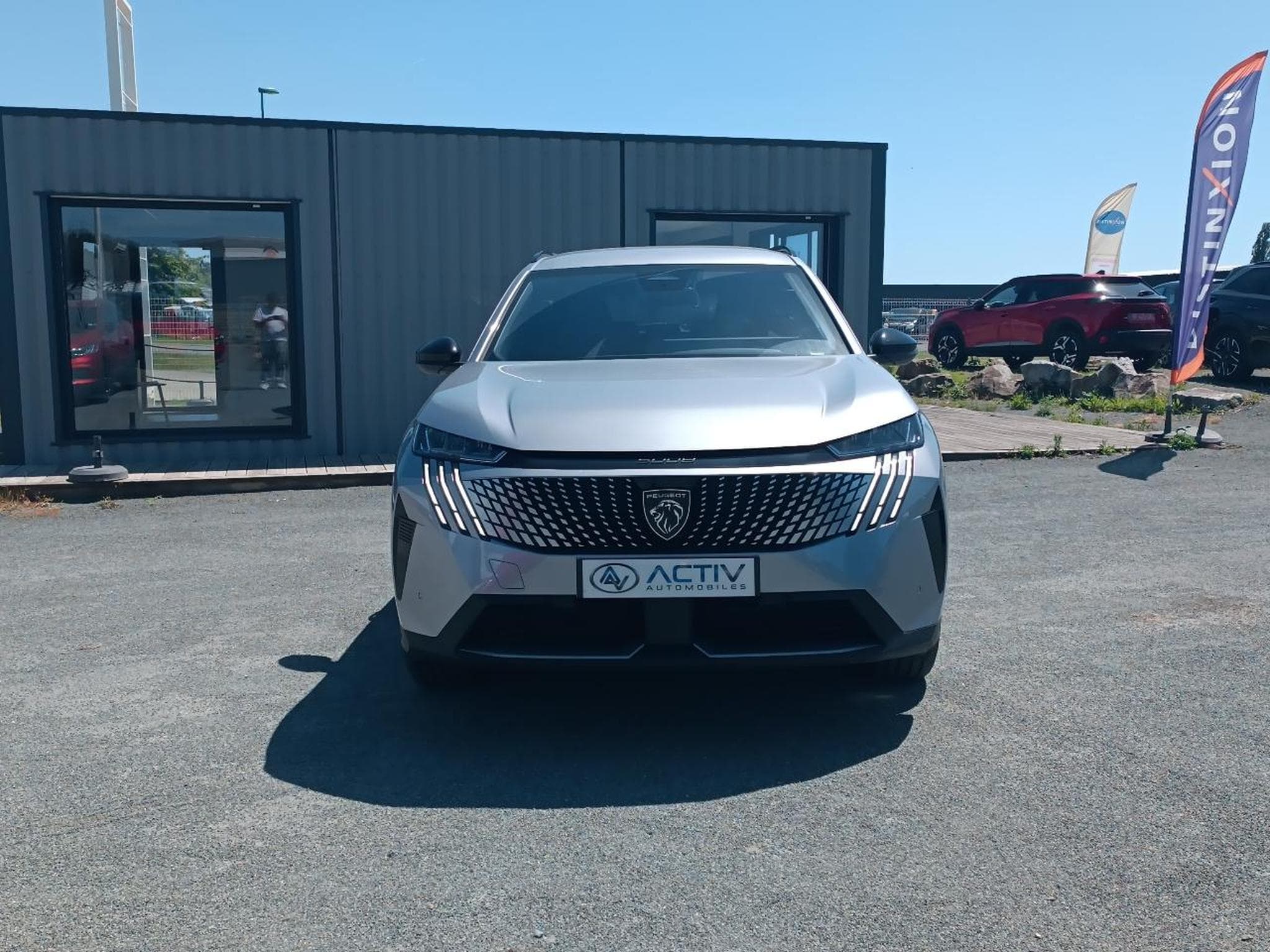Peugeot 5008 HYBRID 145 ALLURE E-DCS6 (2025) - Photo 2