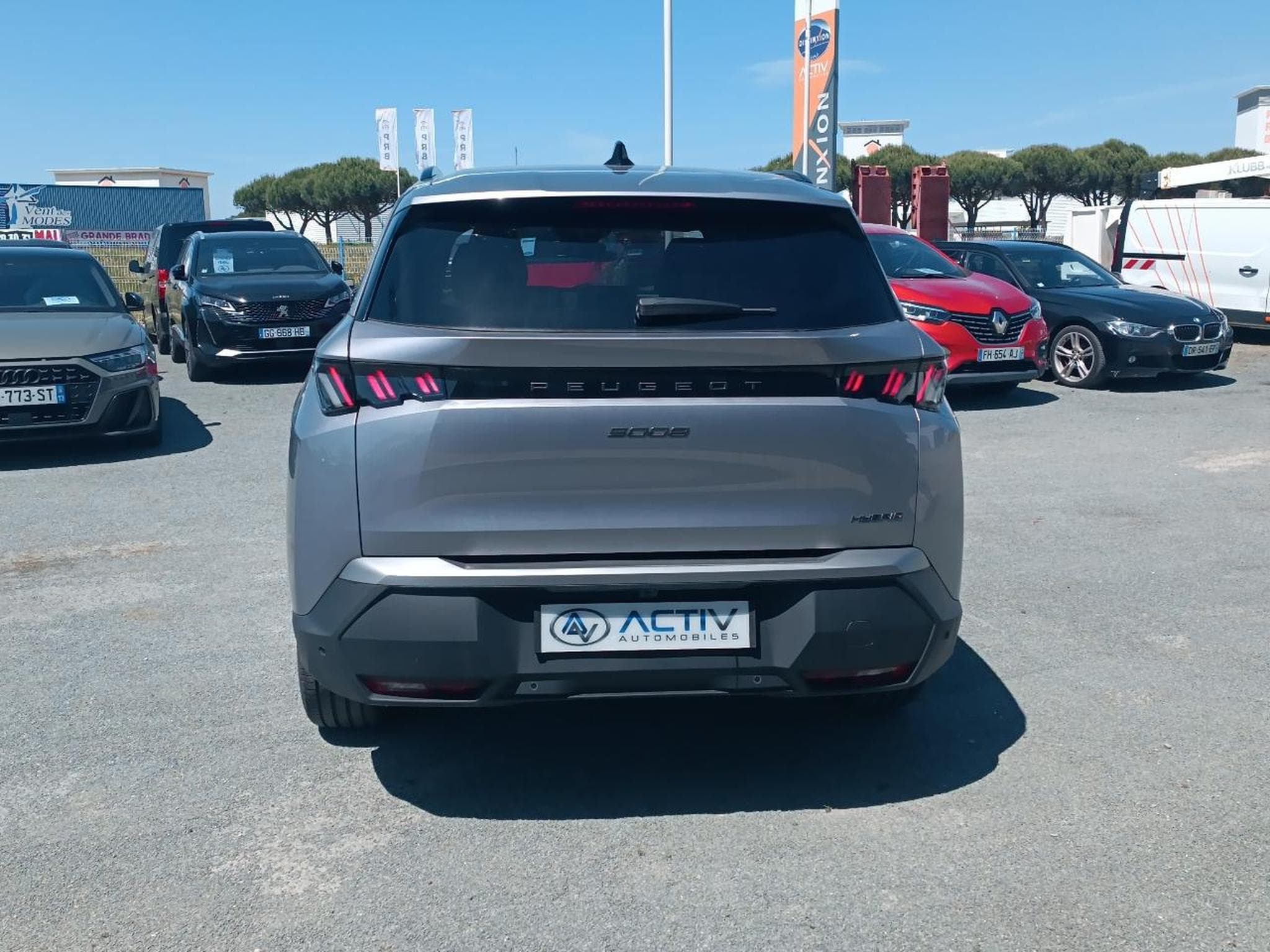 Peugeot 5008 HYBRID 145 ALLURE E-DCS6 (2025) - Photo 6