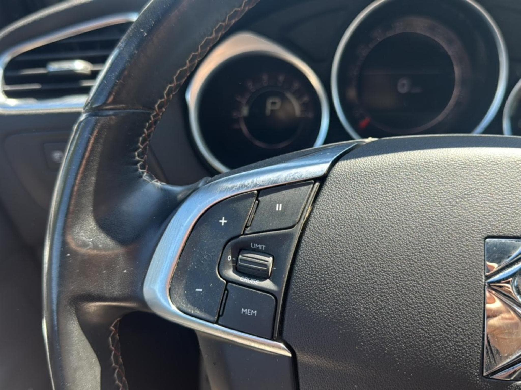 DS Automobiles DS4 BLUEHDI 180 PERFORMANCE LINE EAT6 (2017) - Photo 18