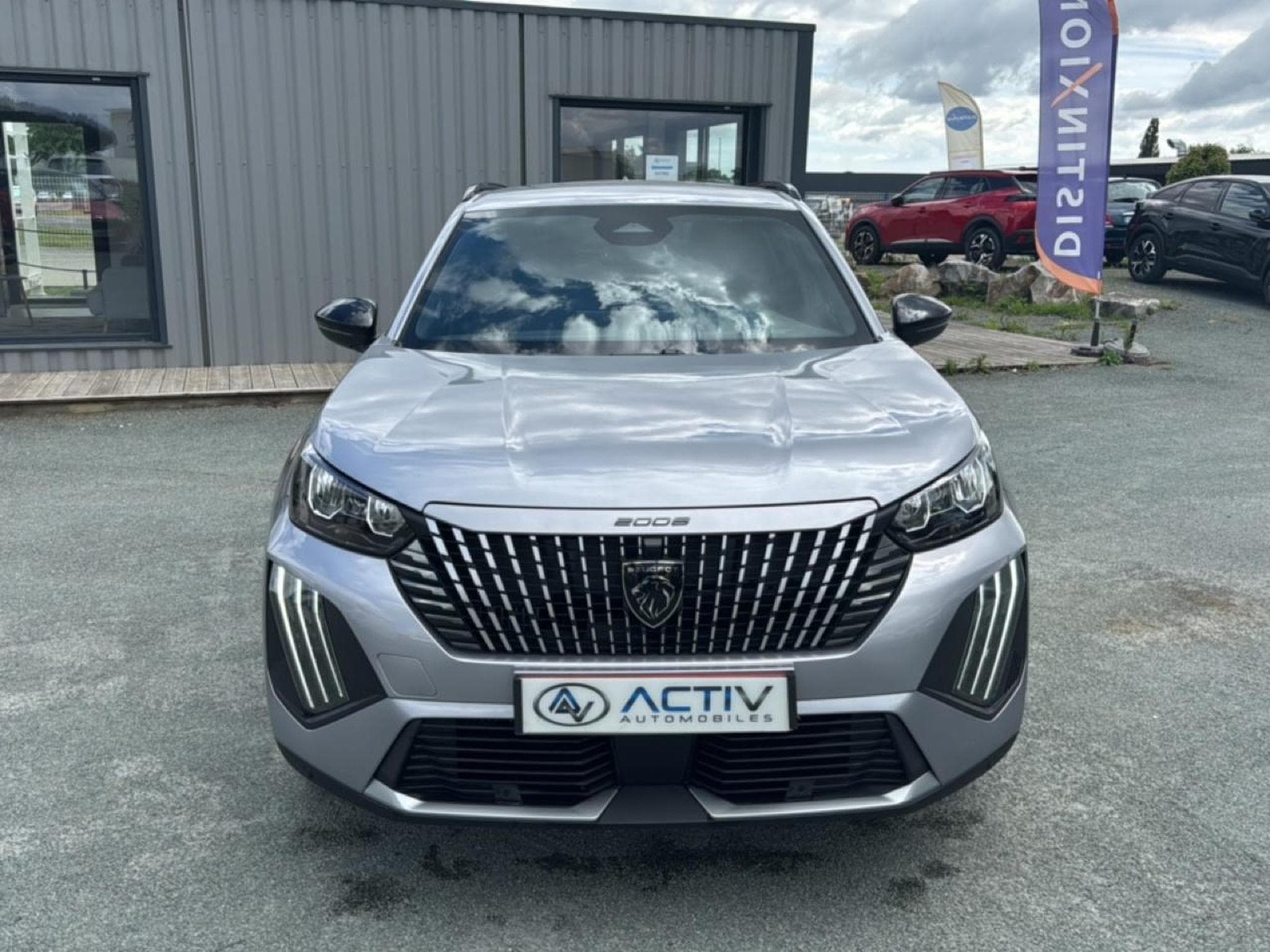 Peugeot 2008 1.2 100 ALLURE (2025) - Photo 2