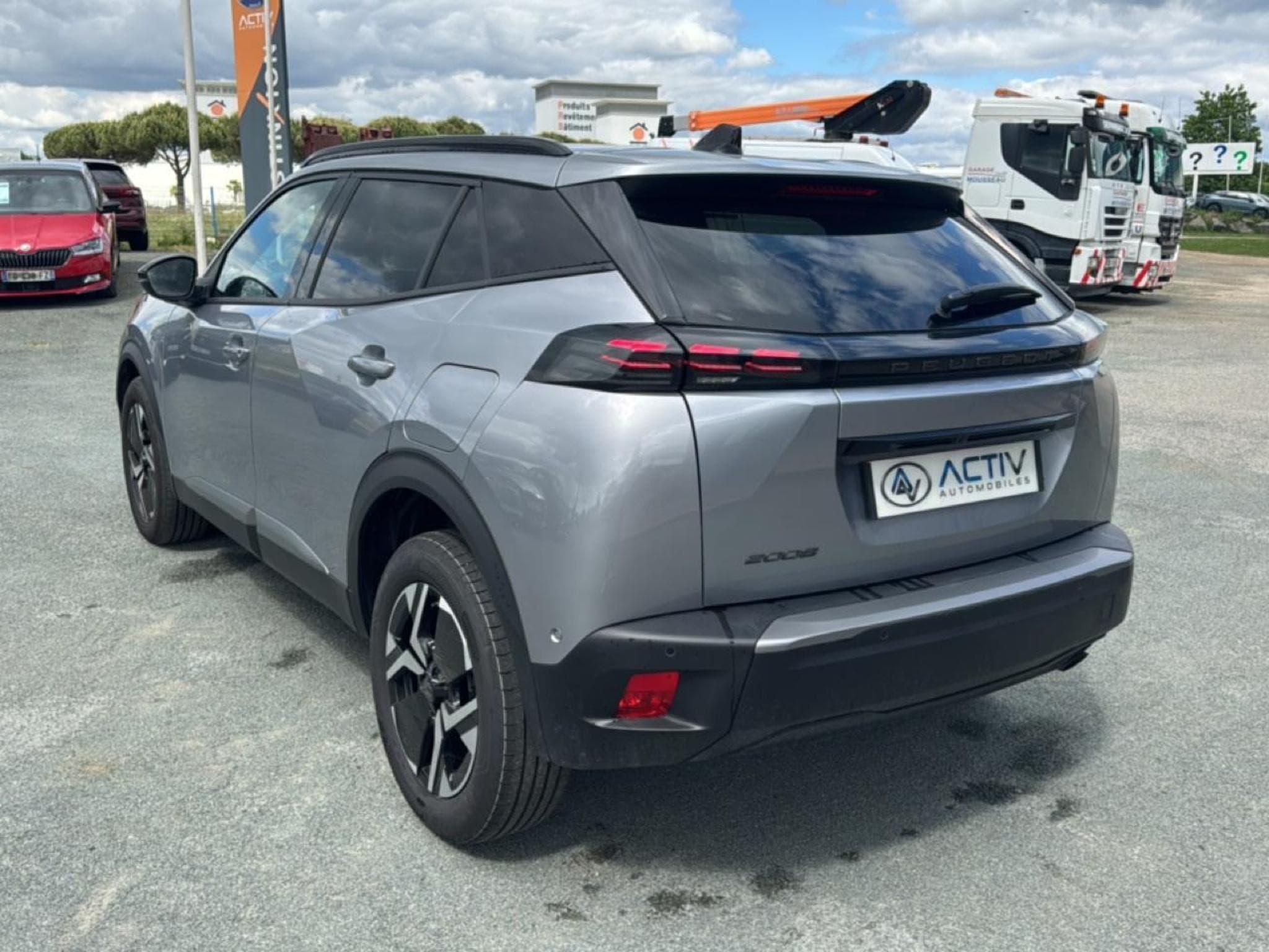 Peugeot 2008 1.2 100 ALLURE (2025) - Photo 7
