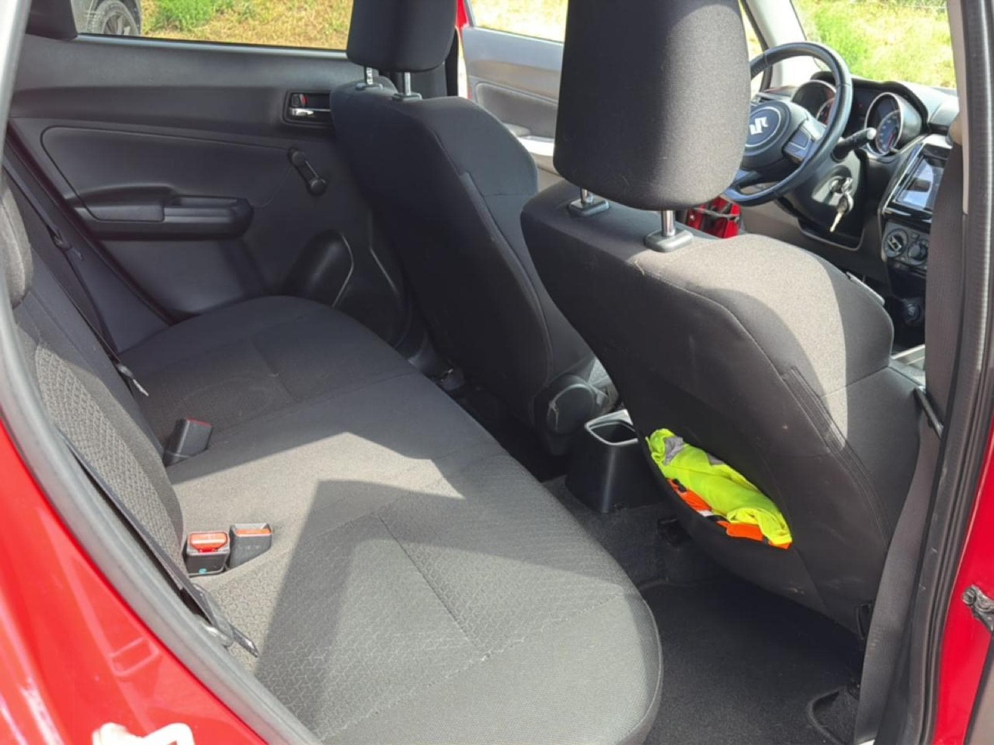 Suzuki SWIFT 1.2 DUALJET 90 PRIVILEGE (2018) - Photo 15