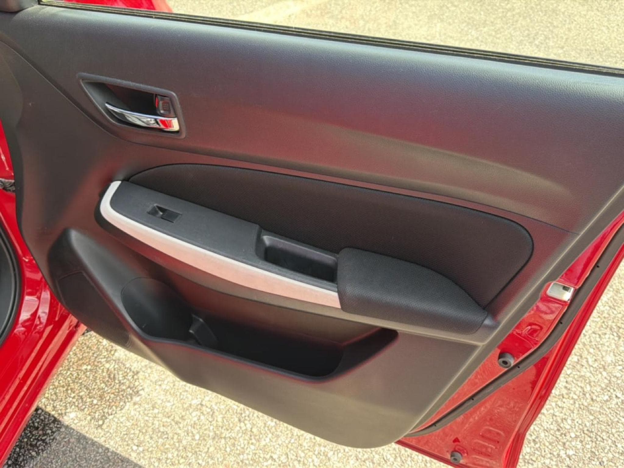 Suzuki SWIFT 1.2 DUALJET 90 PRIVILEGE (2018) - Photo 19