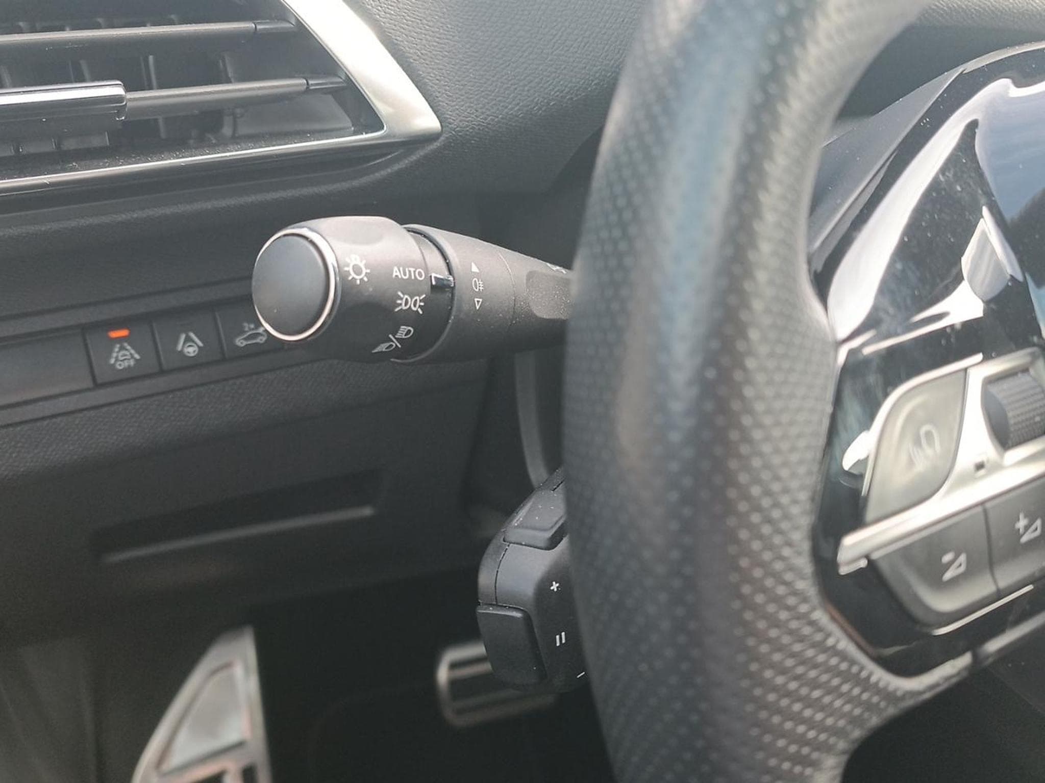 Peugeot 3008 1.5 BLUEHDI 130 GT EAT8 (2021) - Photo 14
