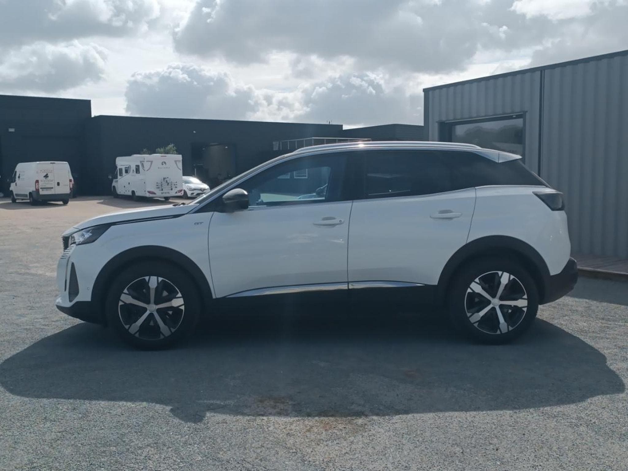 Peugeot 3008 1.5 BLUEHDI 130 GT EAT8 (2021) - Photo 8