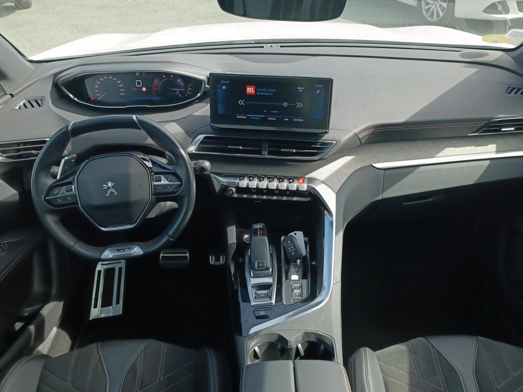 Peugeot 3008 1.5 BLUEHDI 130 GT EAT8 (2021) - Photo 9