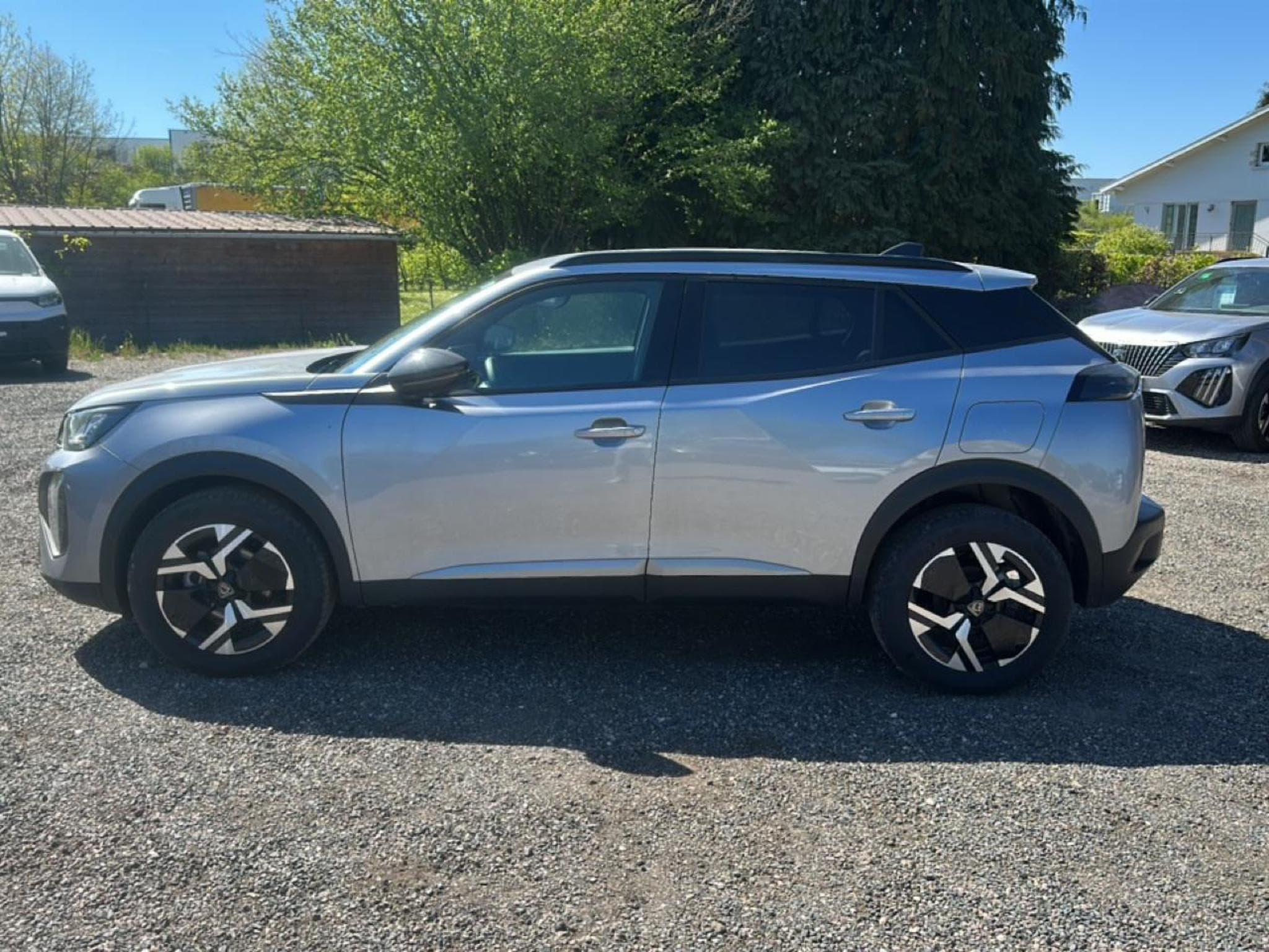 Peugeot 2008 1.2 100 ALLURE (2025) - Photo 8