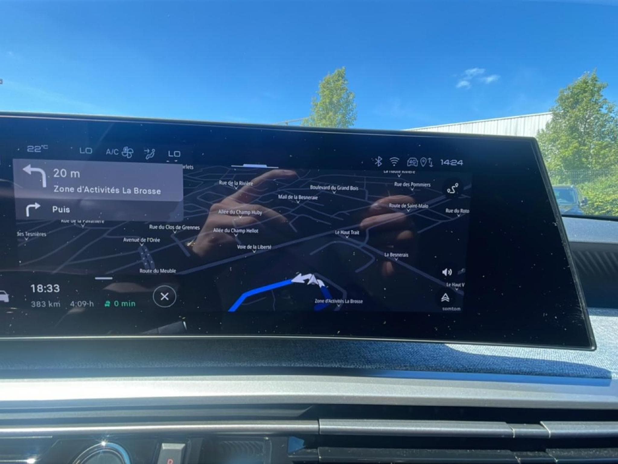 Peugeot 3008 1.2 HYBRID 145 ALLURE E-DCS6 (2025) - Photo 20