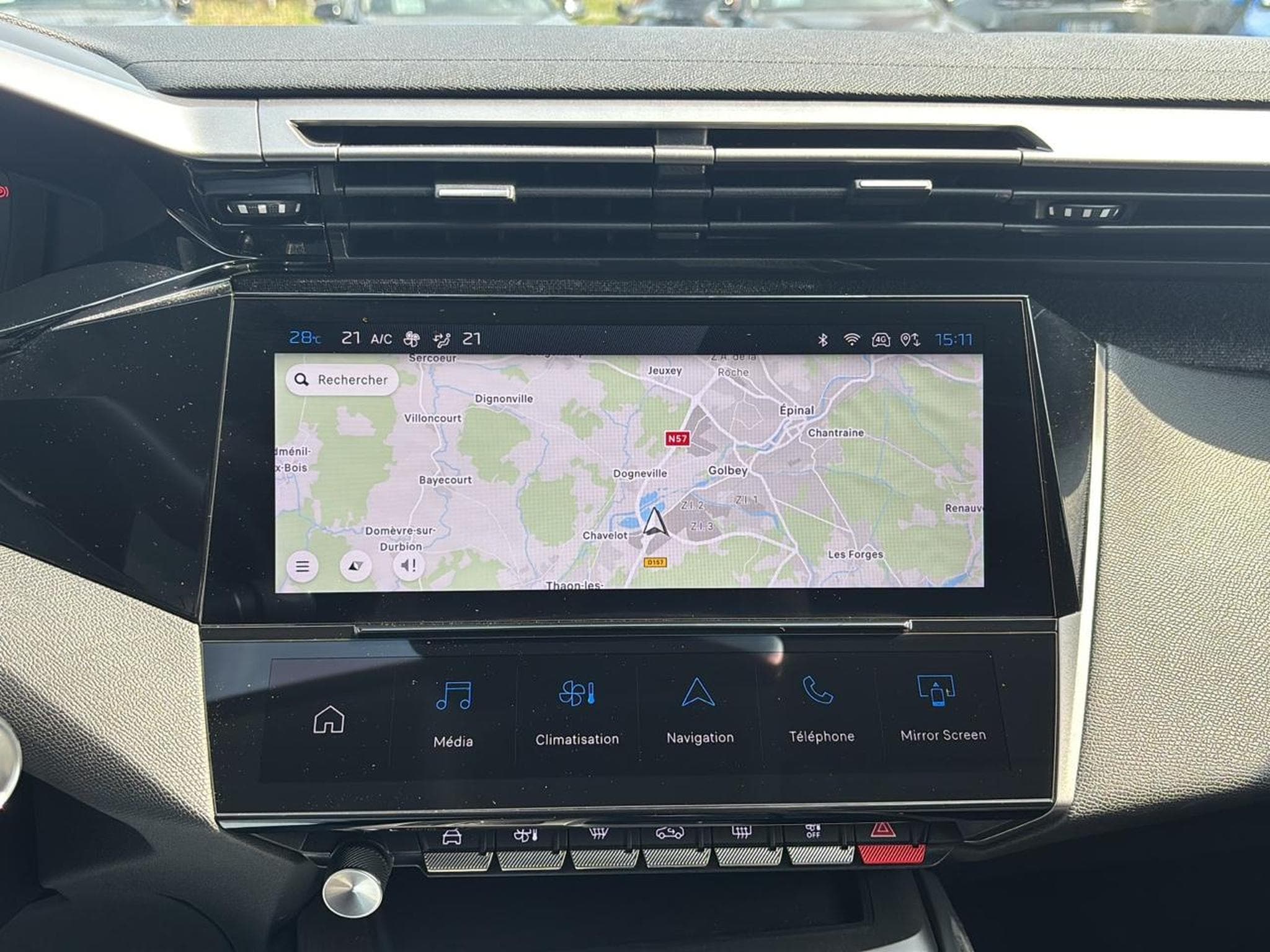 Peugeot 408 1.2 PURETECH 130 ALLURE EAT8 (2024) - Photo 19