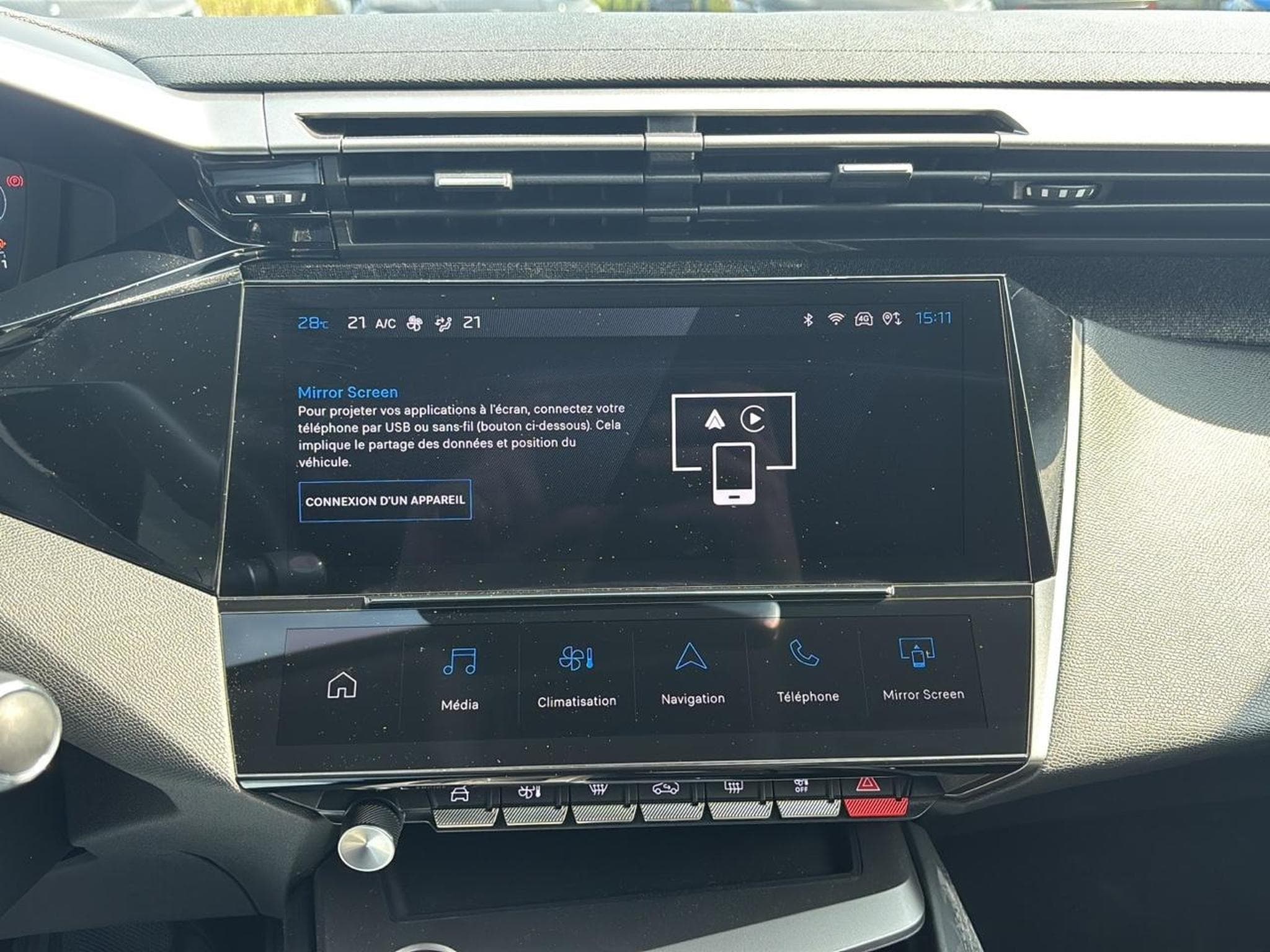 Peugeot 408 1.2 PURETECH 130 ALLURE EAT8 (2024) - Photo 20