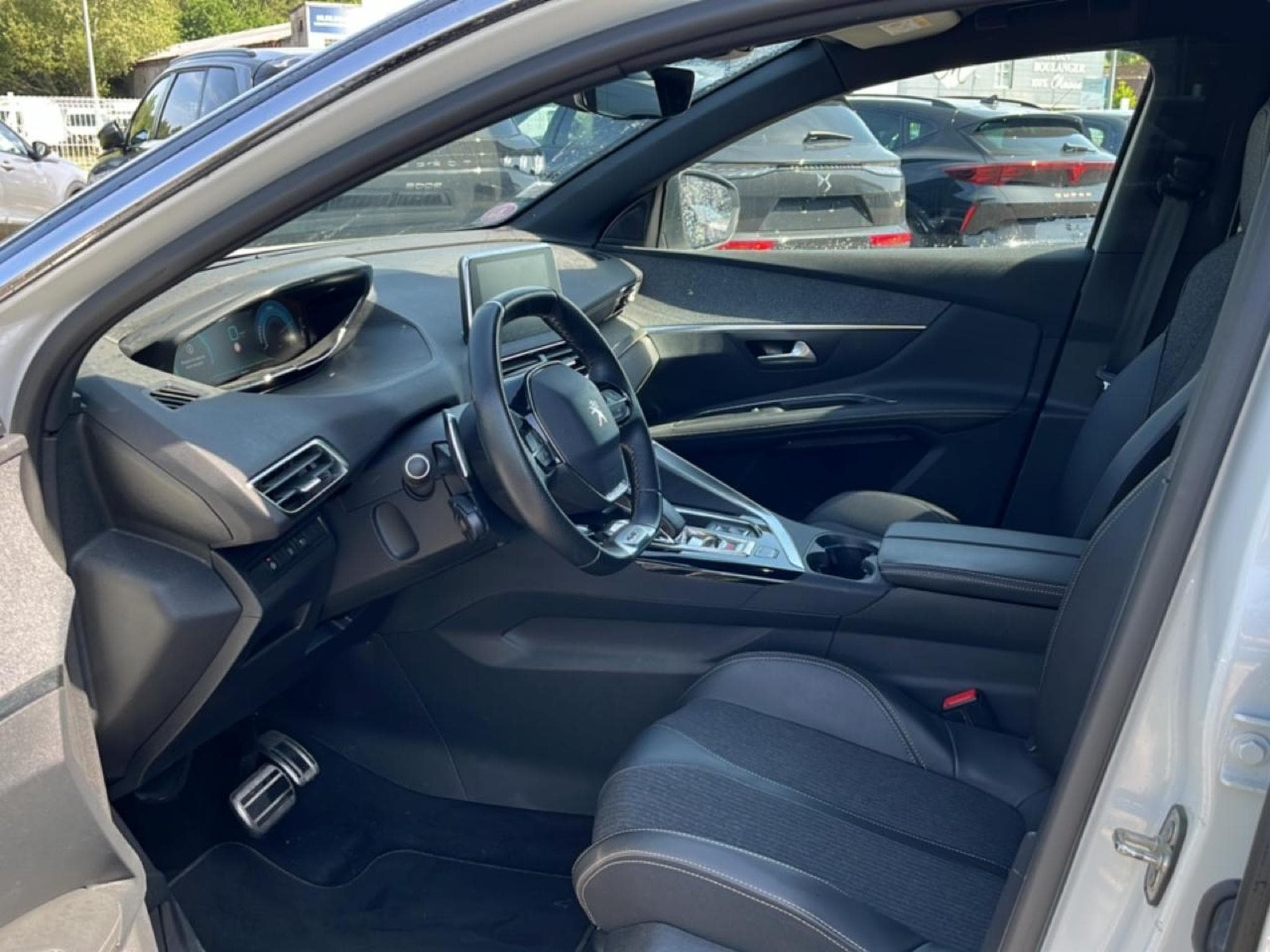 Peugeot 3008 HYBRID4 300CH GT LINE E-EAT8 (2020) - Photo 10
