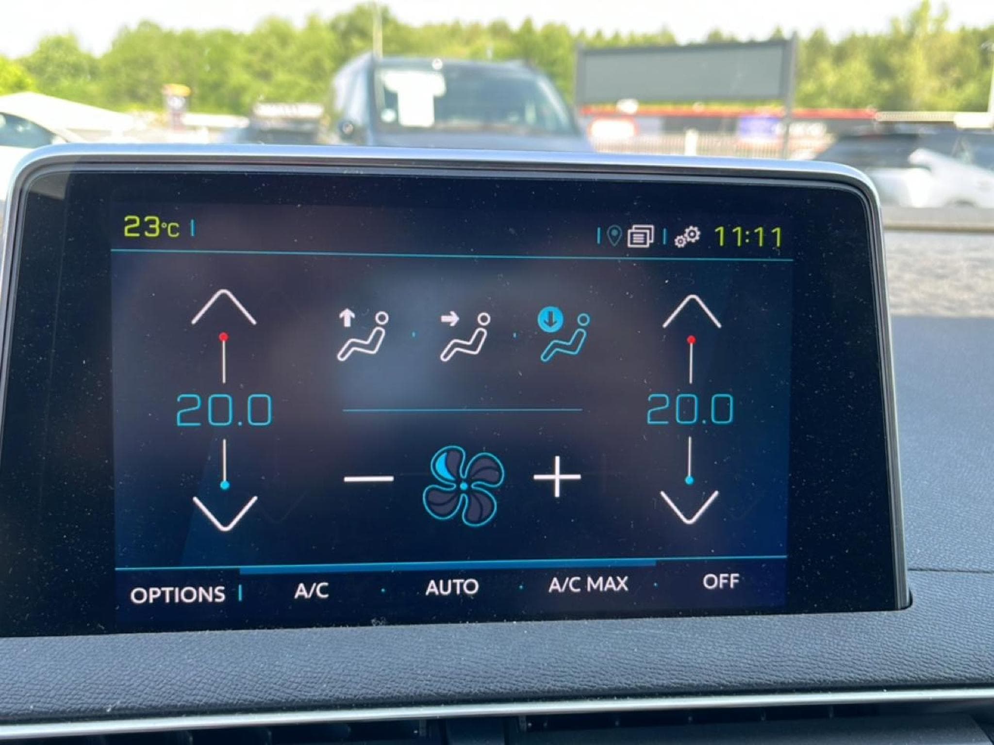 Peugeot 3008 HYBRID4 300CH GT LINE E-EAT8 (2020) - Photo 12