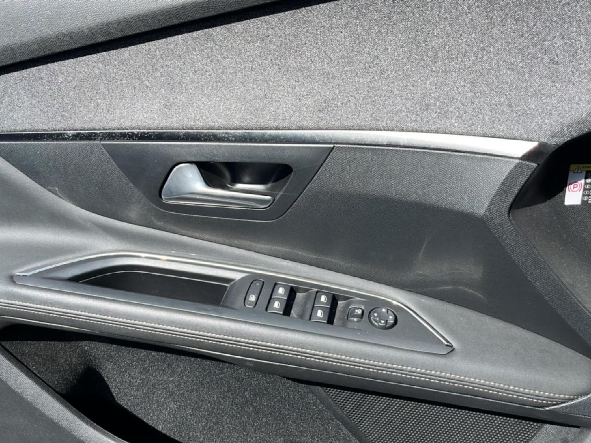 Peugeot 3008 HYBRID4 300CH GT LINE E-EAT8 (2020) - Photo 18