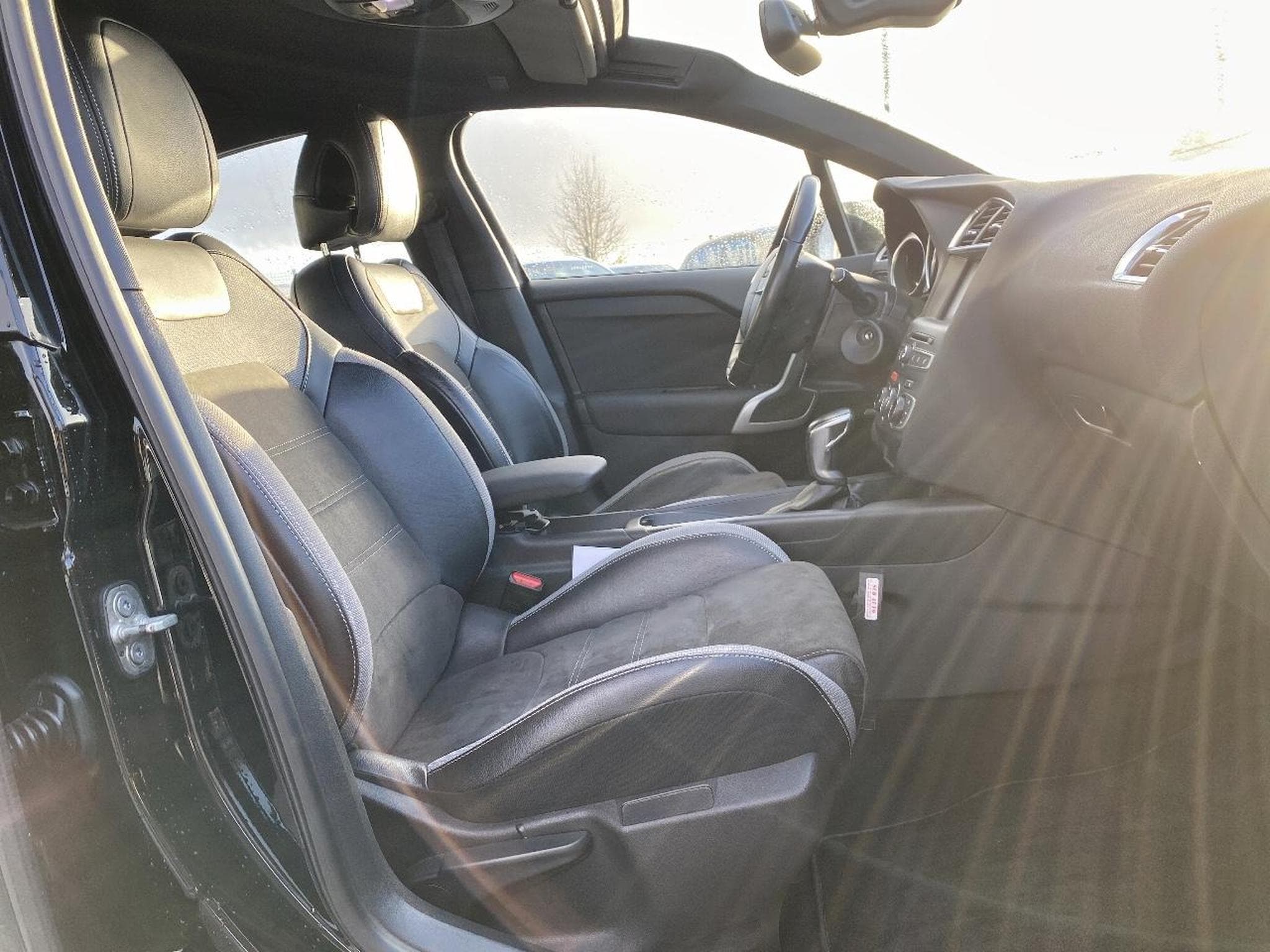 DS Automobiles DS4 BLUEHDI 120 SO CHIC EAT6 (2017) - Foto 15