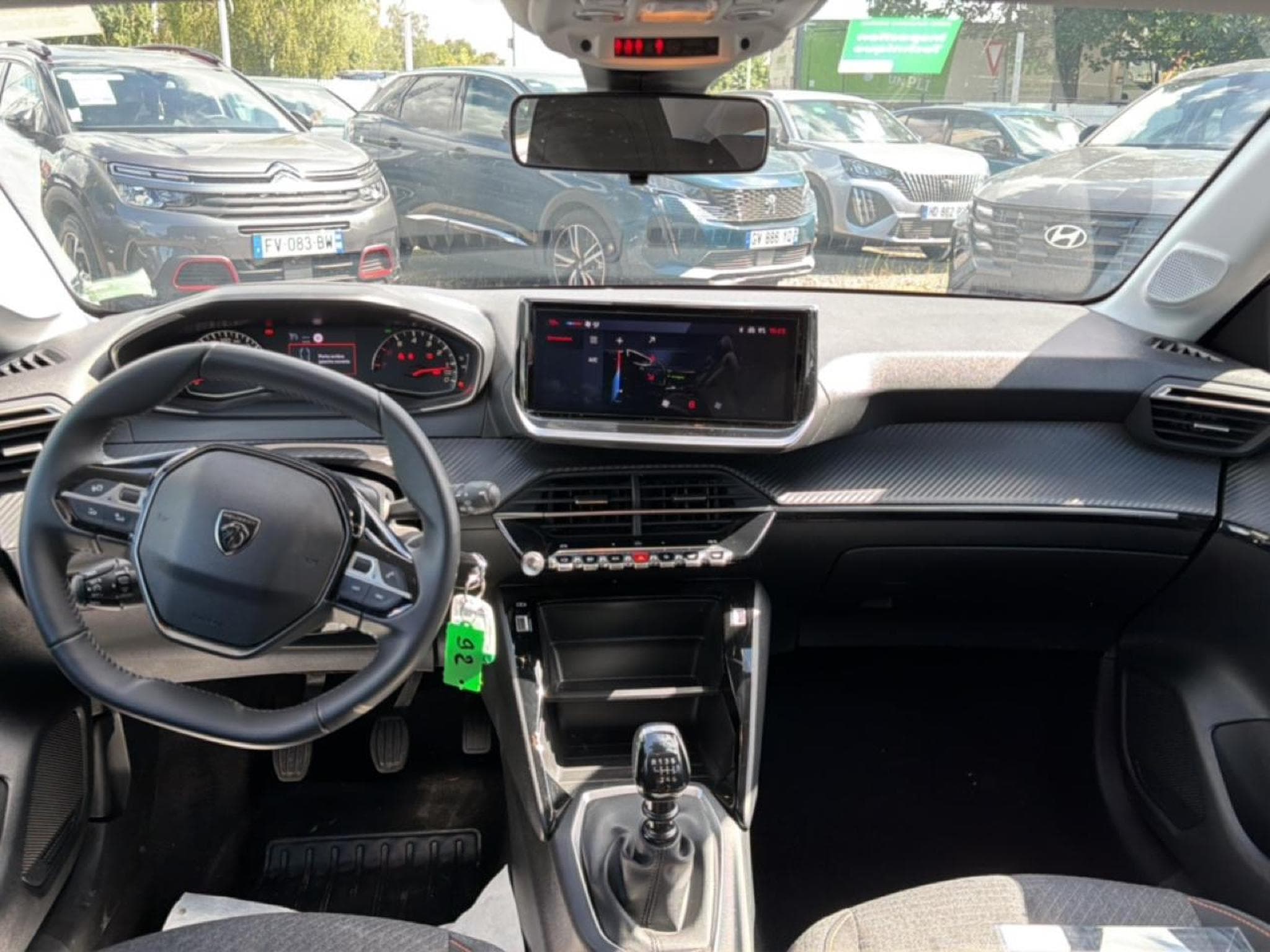 Peugeot 208 1.2 100 STYLE (2025) - Foto 10