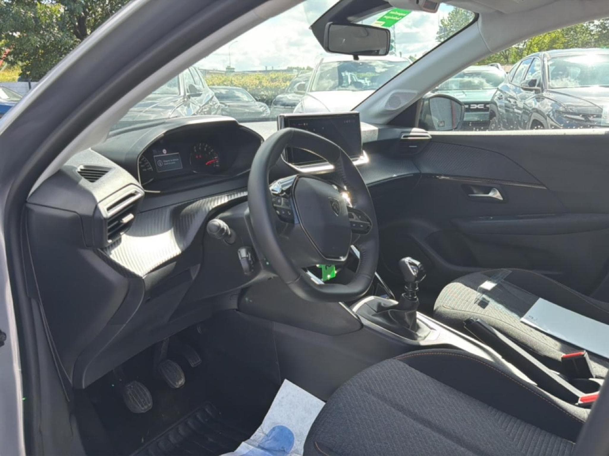 Peugeot 208 1.2 100 STYLE (2025) - Foto 11