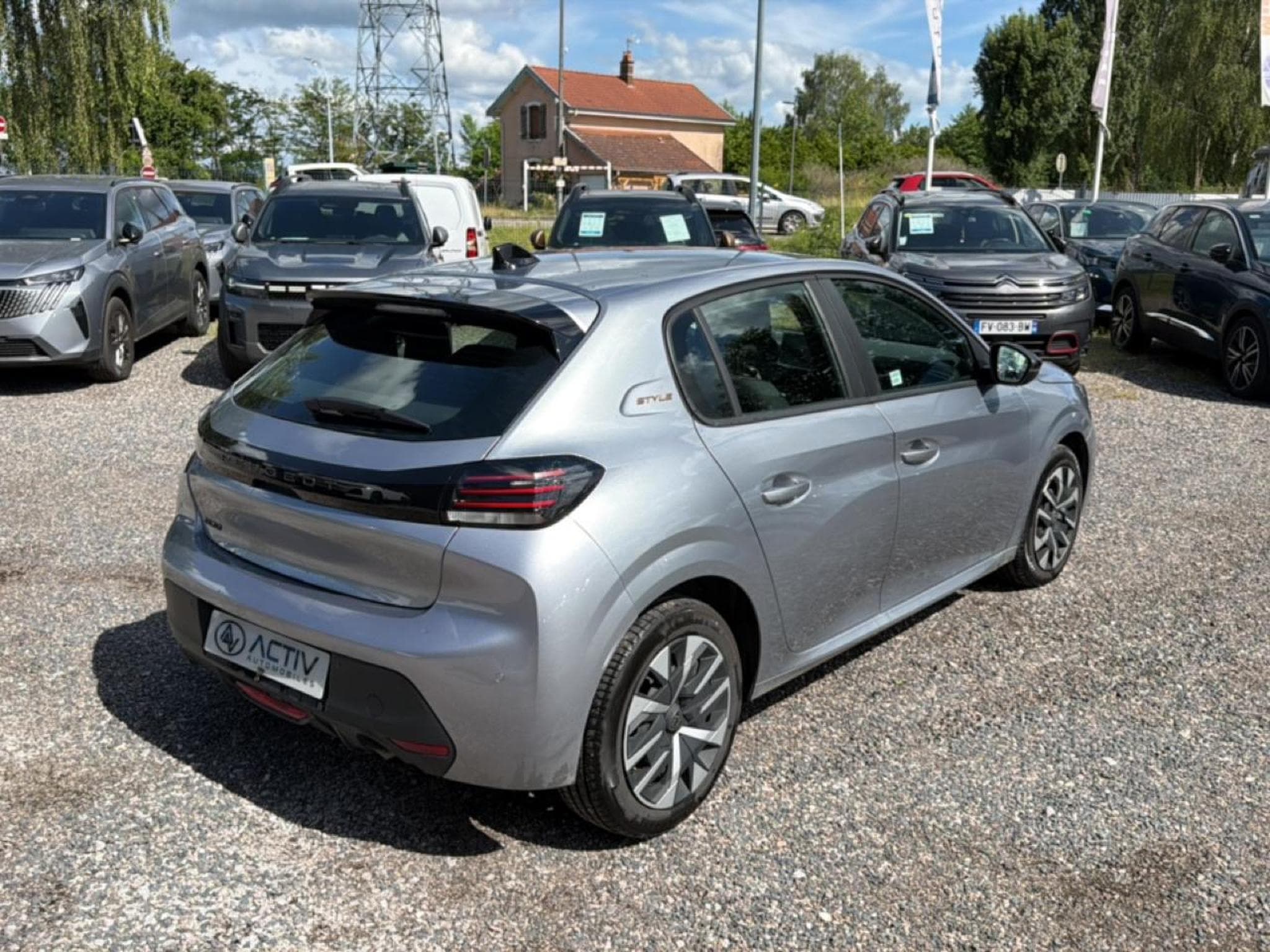 Peugeot 208 1.2 100 STYLE (2025) - Foto 5