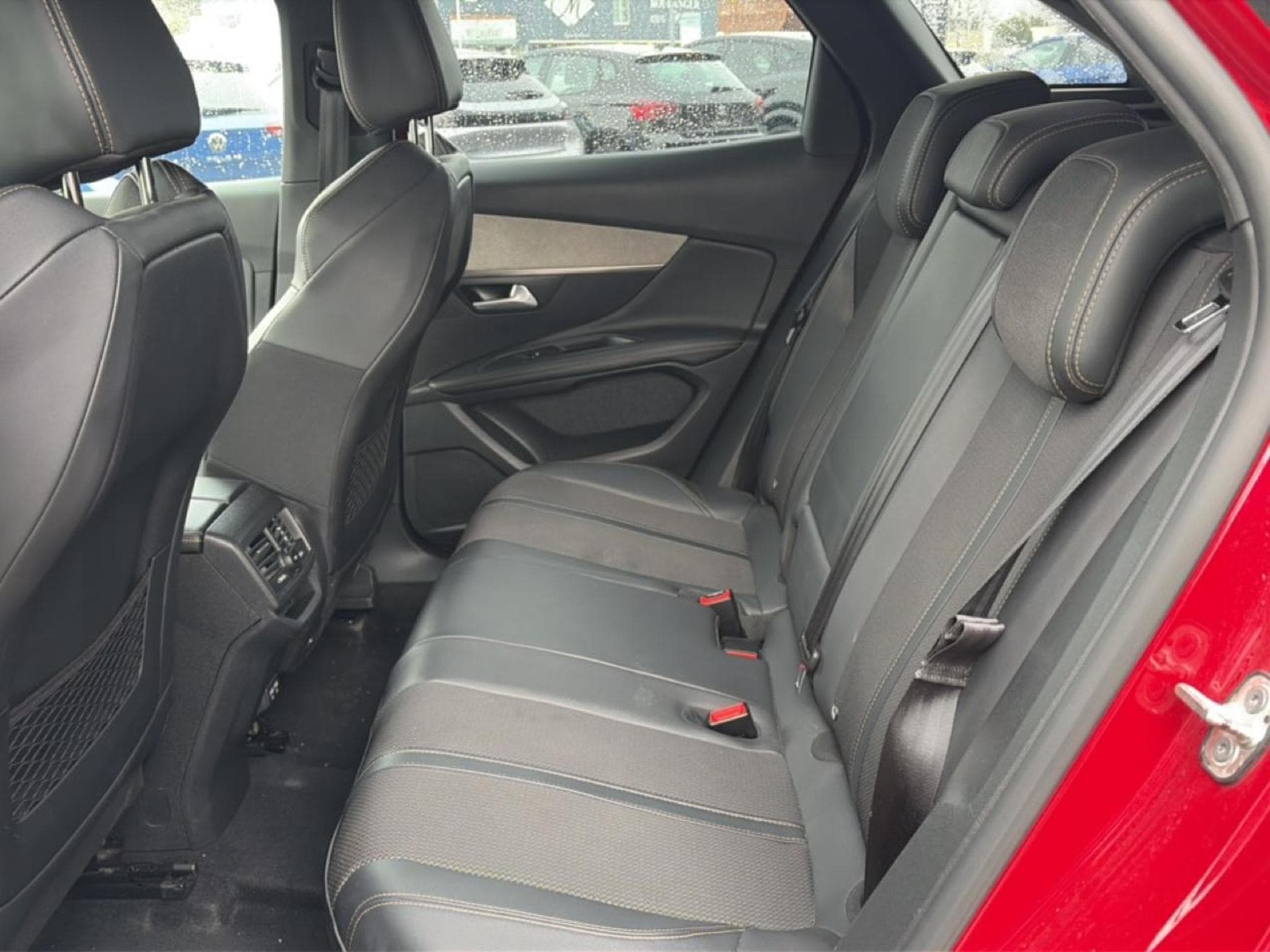 Peugeot 3008 1.5 BLUEHDI 130 GT EAT8 (2022) - Foto 14