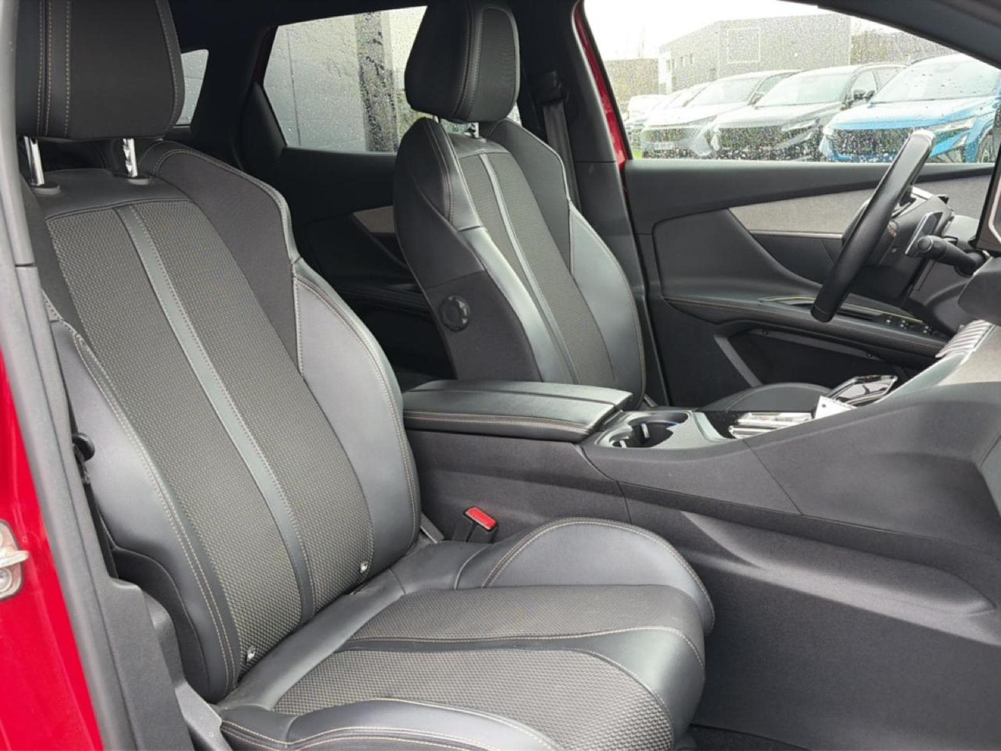 Peugeot 3008 1.5 BLUEHDI 130 GT EAT8 (2022) - Foto 15