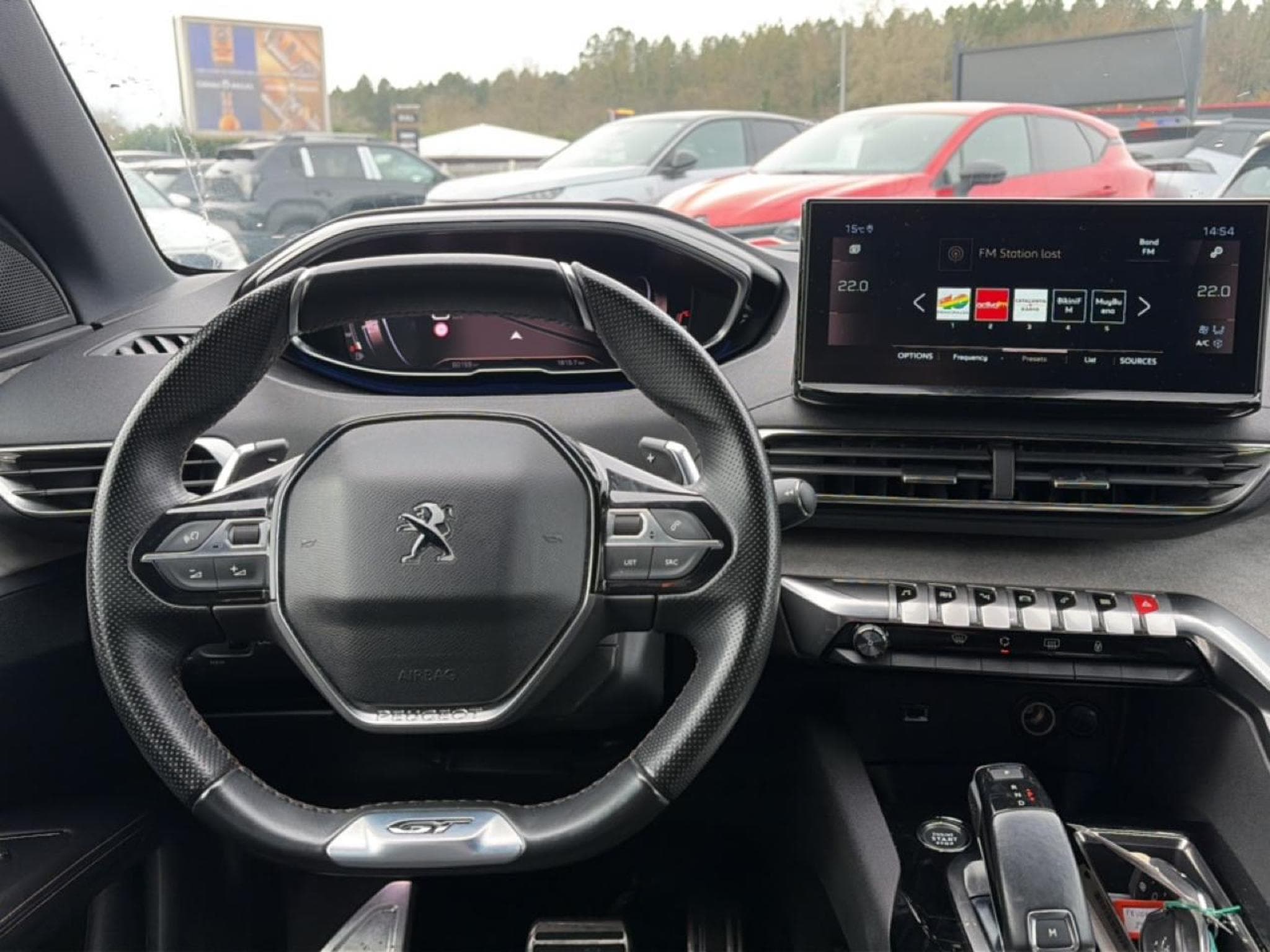 Peugeot 3008 1.5 BLUEHDI 130 GT EAT8 (2022) - Foto 17