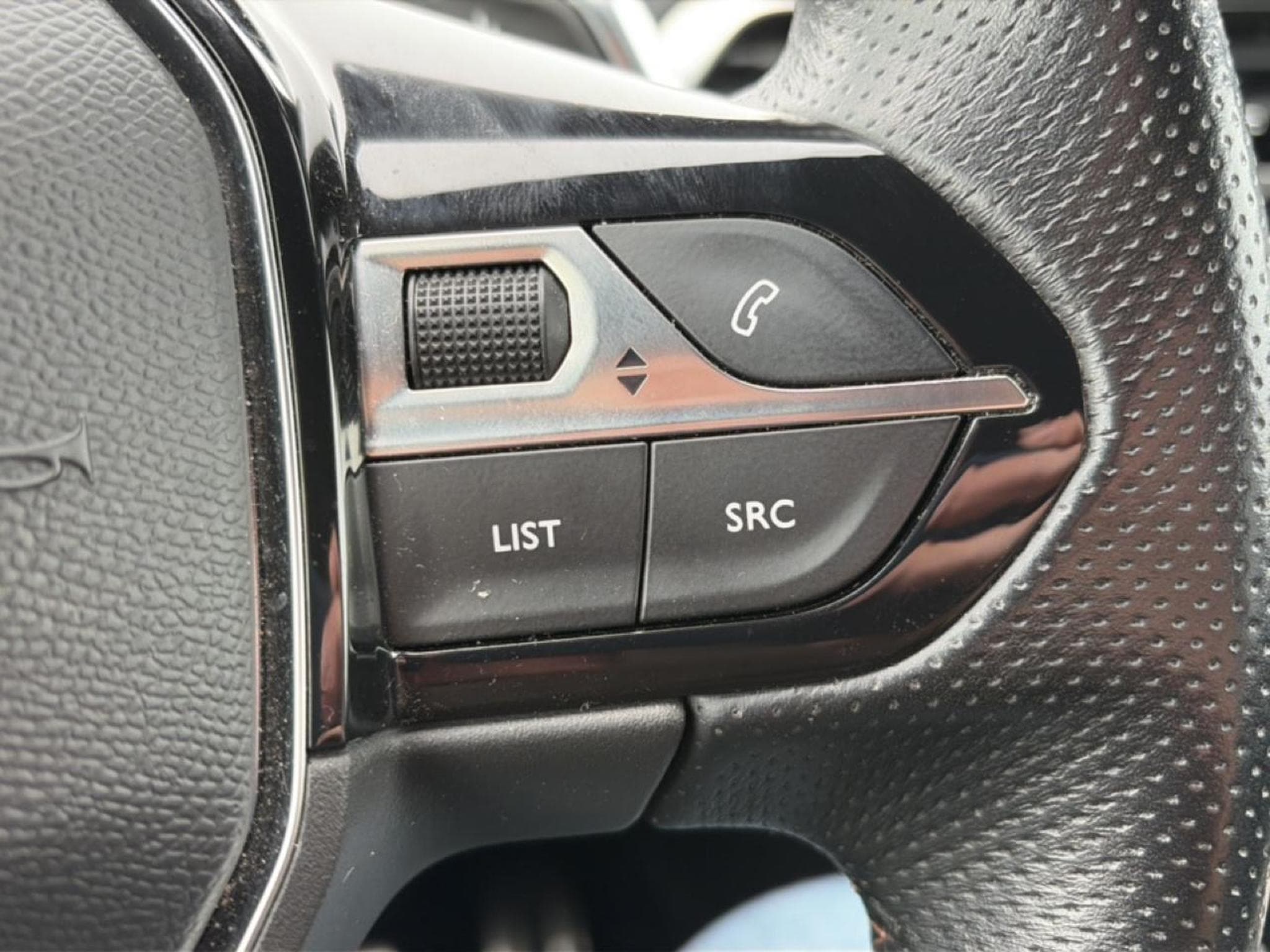 Peugeot 3008 1.5 BLUEHDI 130 GT EAT8 (2022) - Foto 20