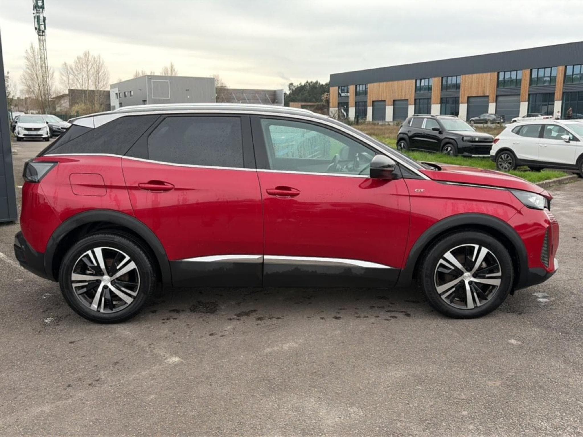 Peugeot 3008 1.5 BLUEHDI 130 GT EAT8 (2022) - Foto 4