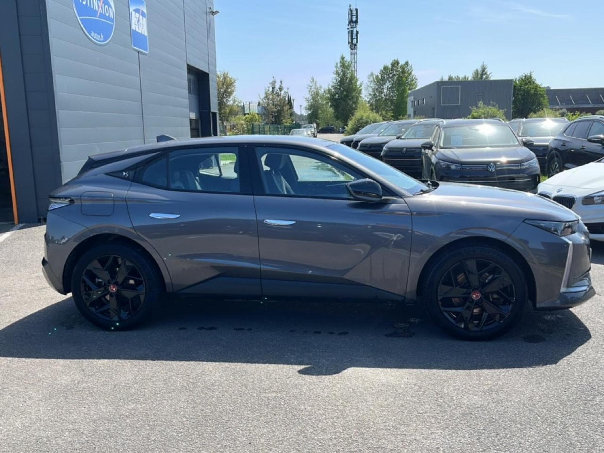 DS Automobiles DS4 E-TENSE 225 PERFORMANCE LINE + (2023) - Foto 4