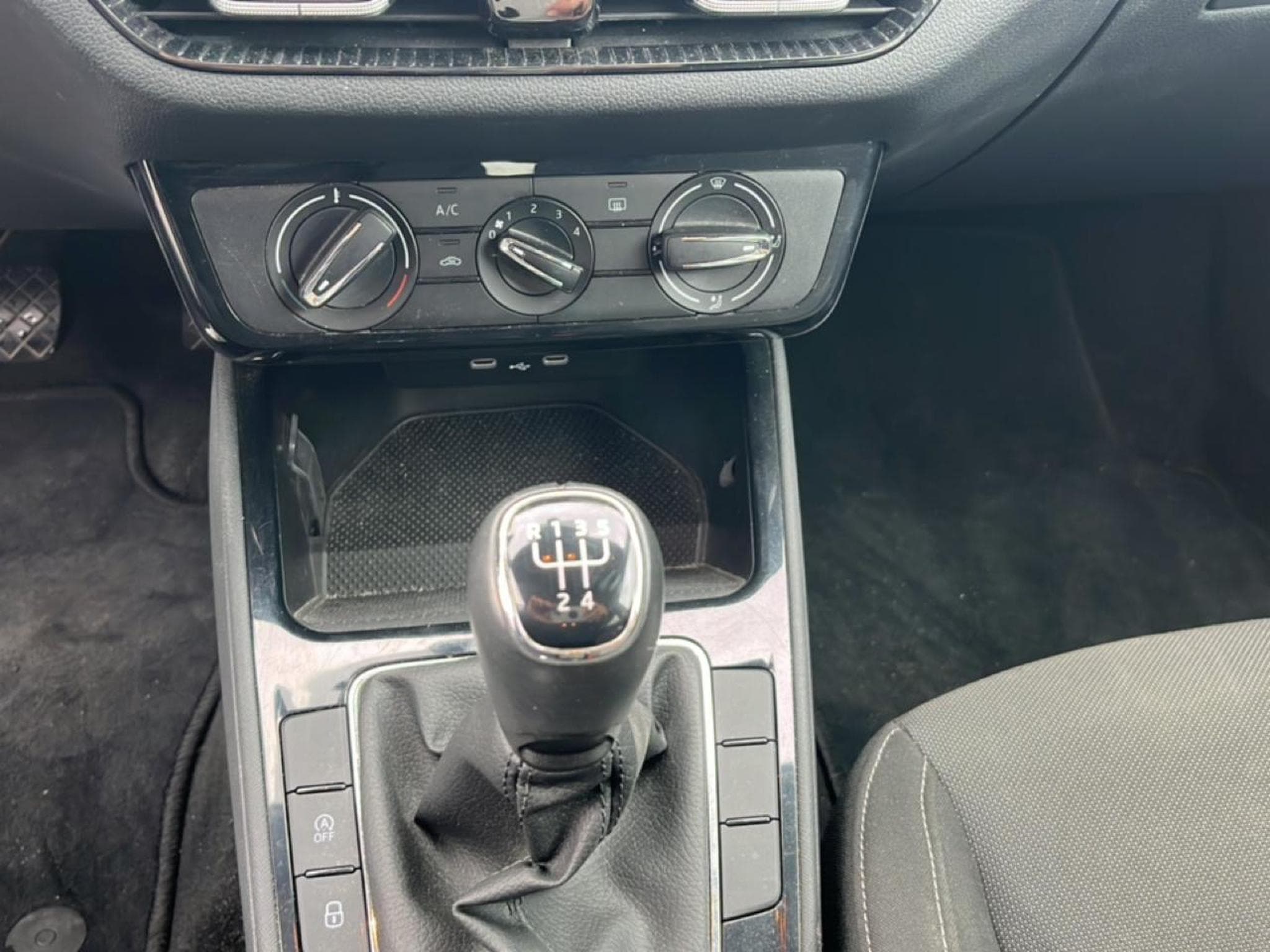 Skoda FABIA 1.0 TSI EVO2 95 SELECTION (2025) - Foto 15