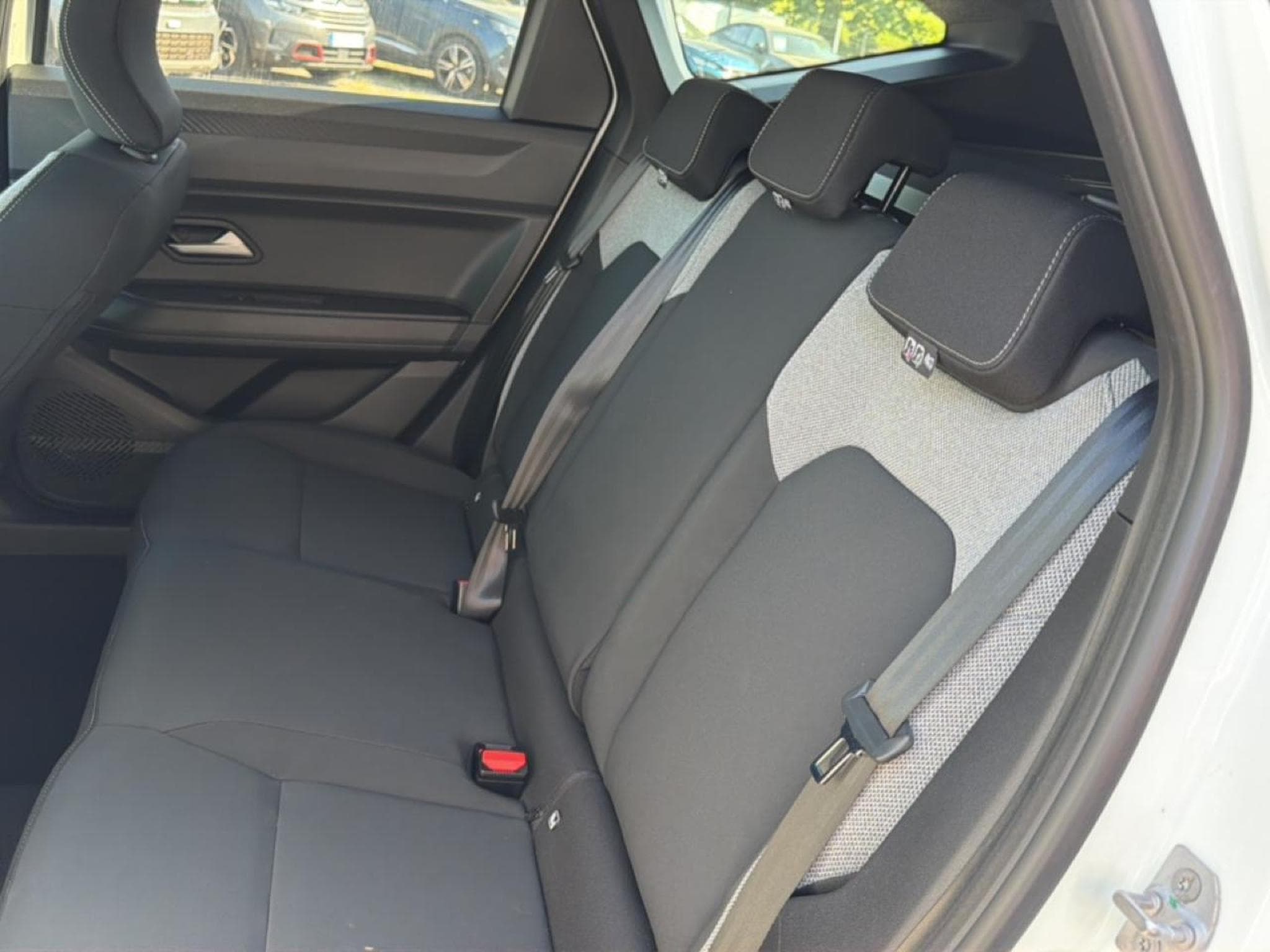 Dacia BIGSTER 1.2 MILD HYBRID 140 JOURNEY (2026) - Foto 14