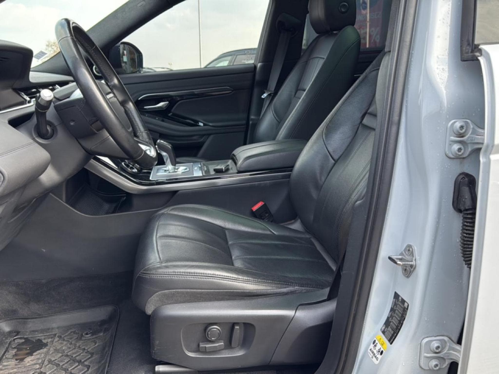 Land-Rover RANGE ROVER EVOQUE 2.0 D 180 SE AWD BVA (2019) - Foto 16