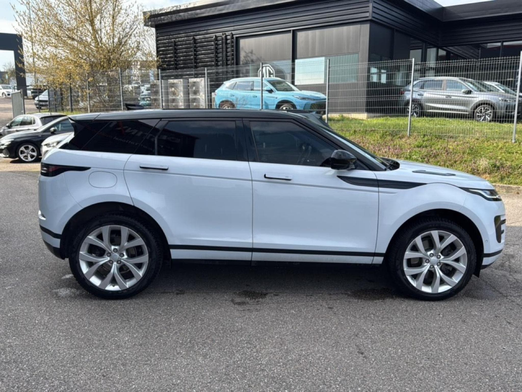 Land-Rover RANGE ROVER EVOQUE 2.0 D 180 SE AWD BVA (2019) - Foto 4
